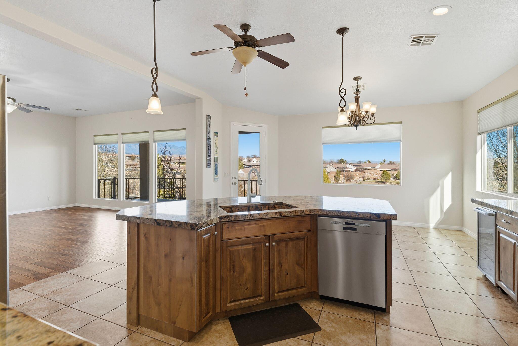 PRIMROSE POINT - Residential