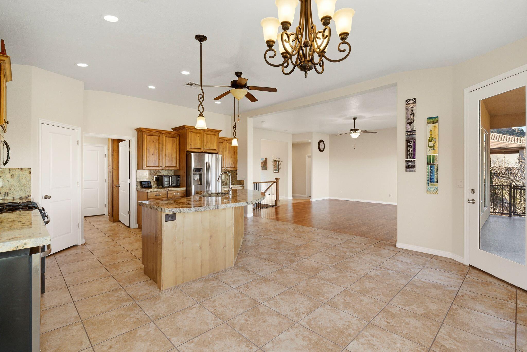 PRIMROSE POINT - Residential