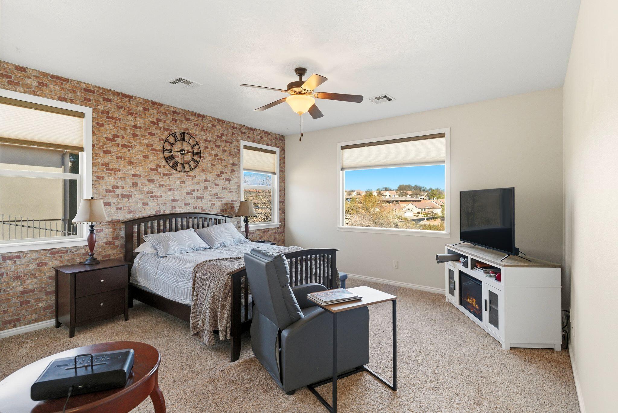 PRIMROSE POINT - Residential