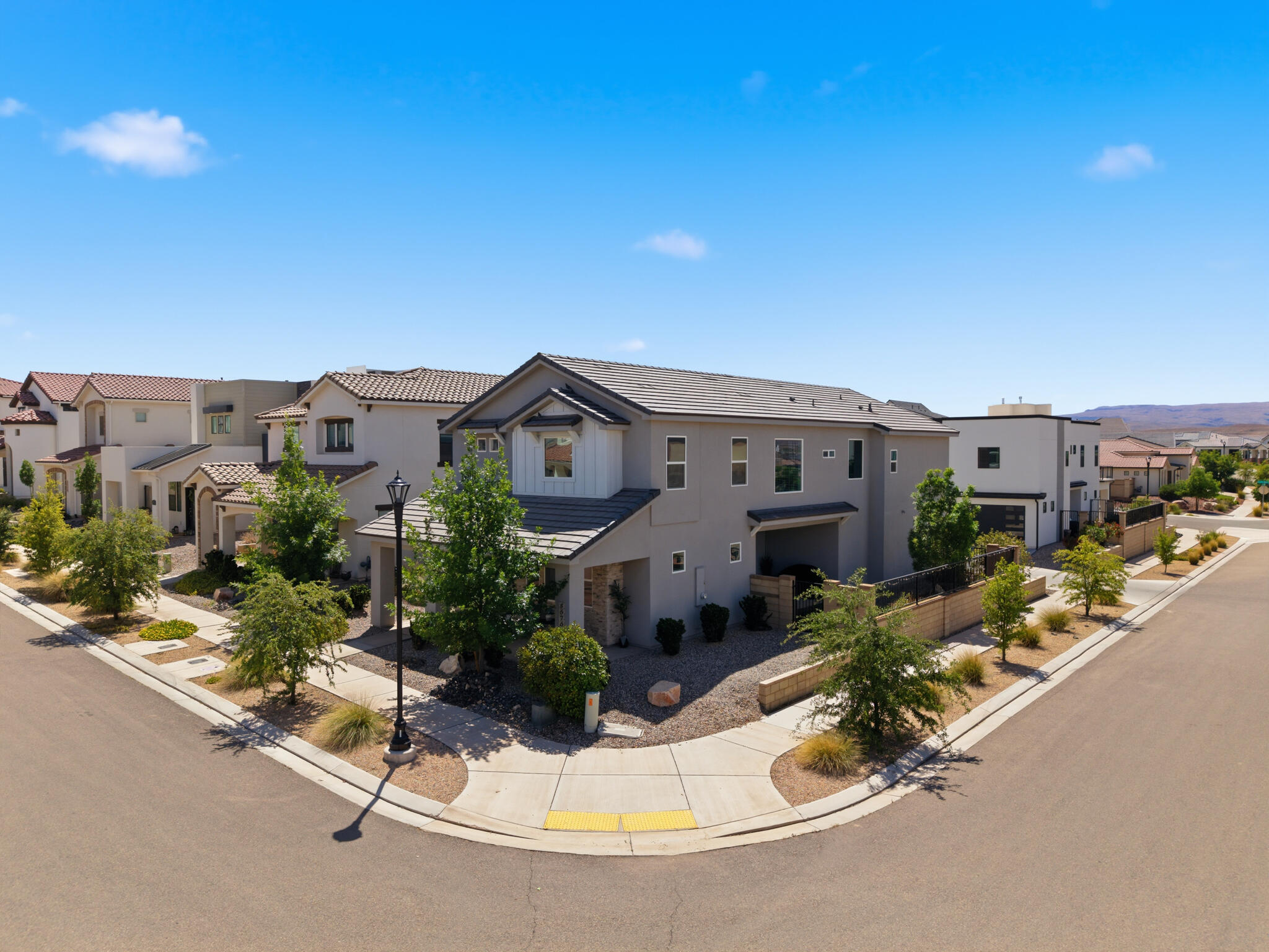DESERT COLOR AUBURN HILLS - Residential