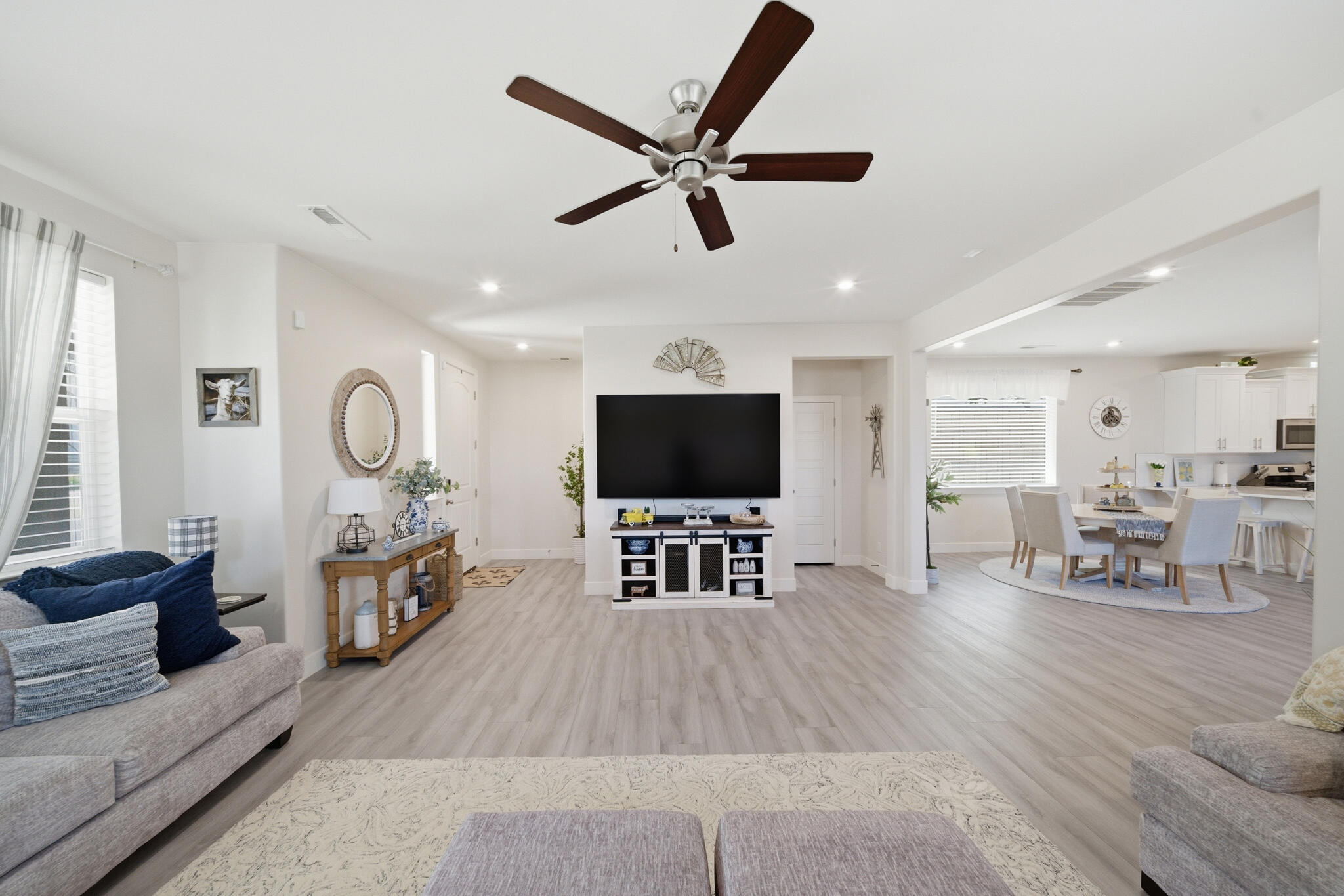 DESERT COLOR AUBURN HILLS - Residential
