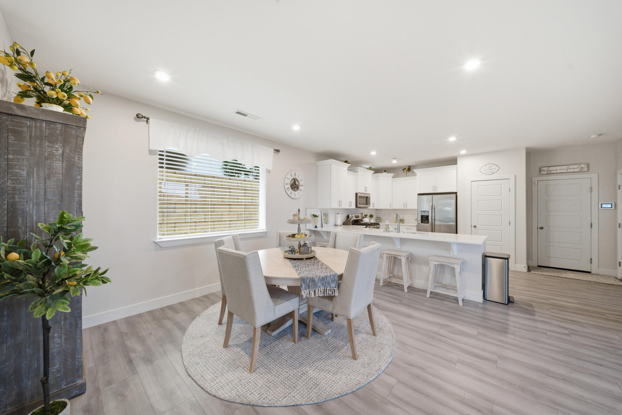 DESERT COLOR AUBURN HILLS - Residential