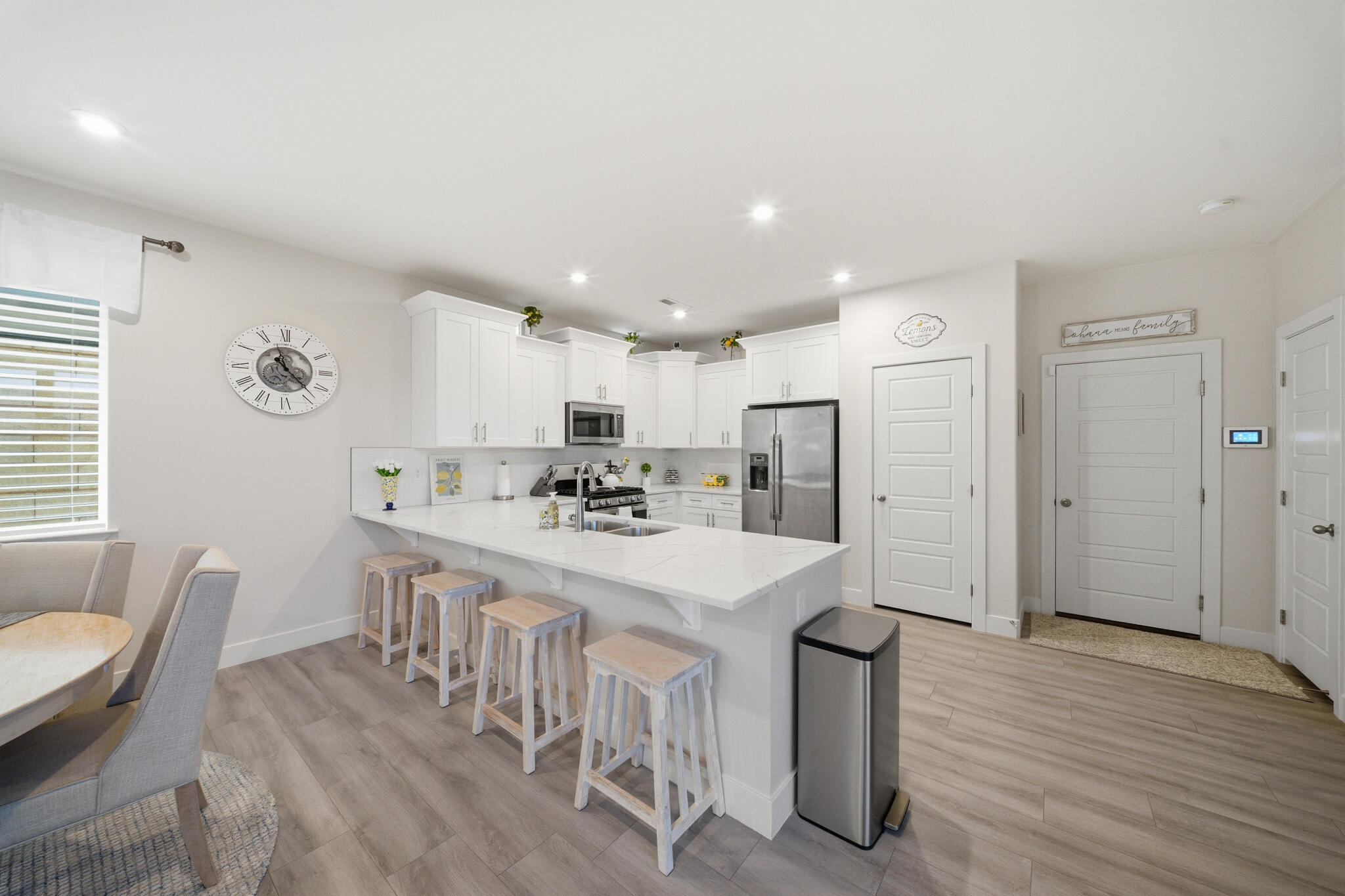 DESERT COLOR AUBURN HILLS - Residential