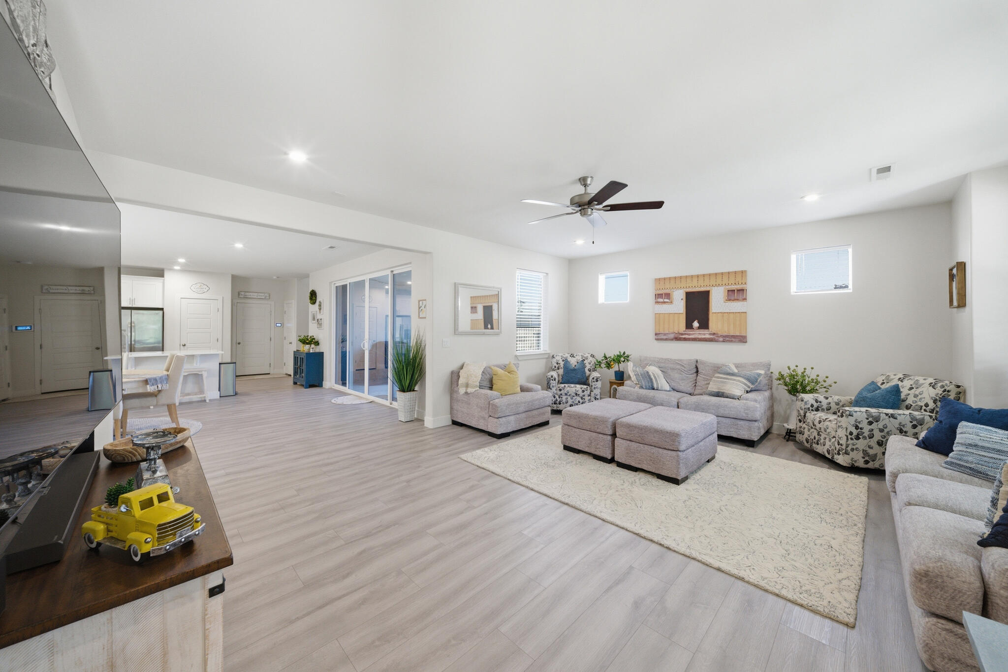 DESERT COLOR AUBURN HILLS - Residential