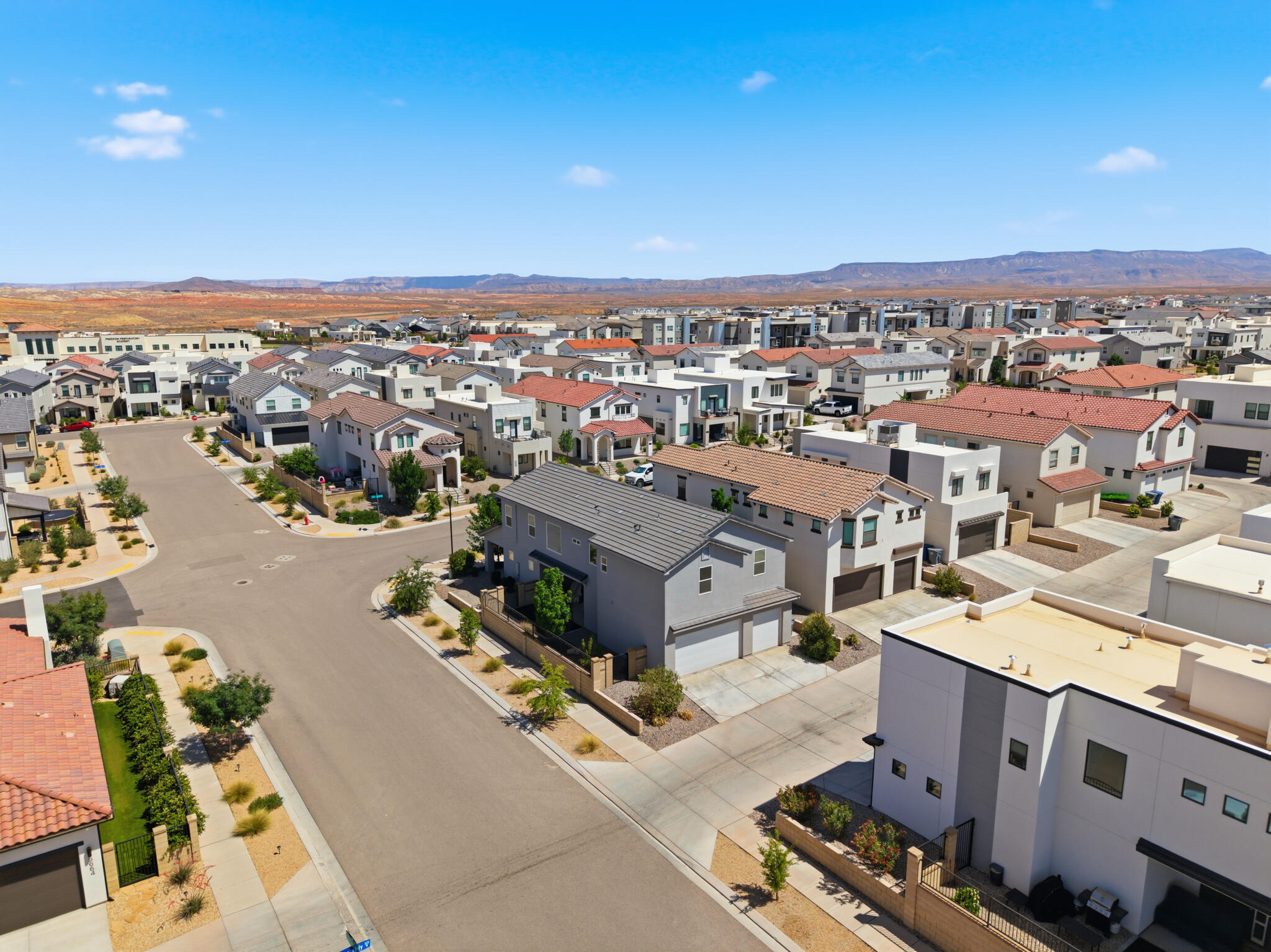 DESERT COLOR AUBURN HILLS - Residential