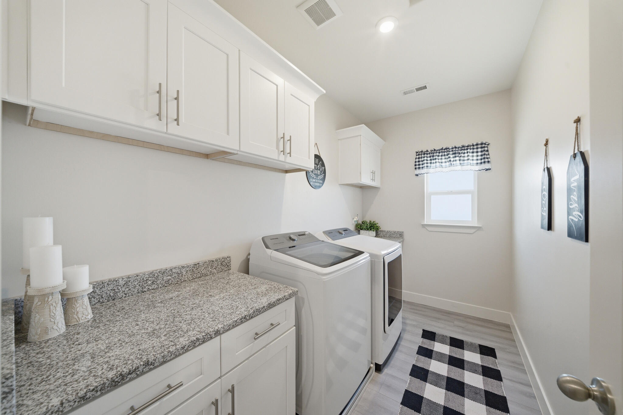 DESERT COLOR AUBURN HILLS - Residential