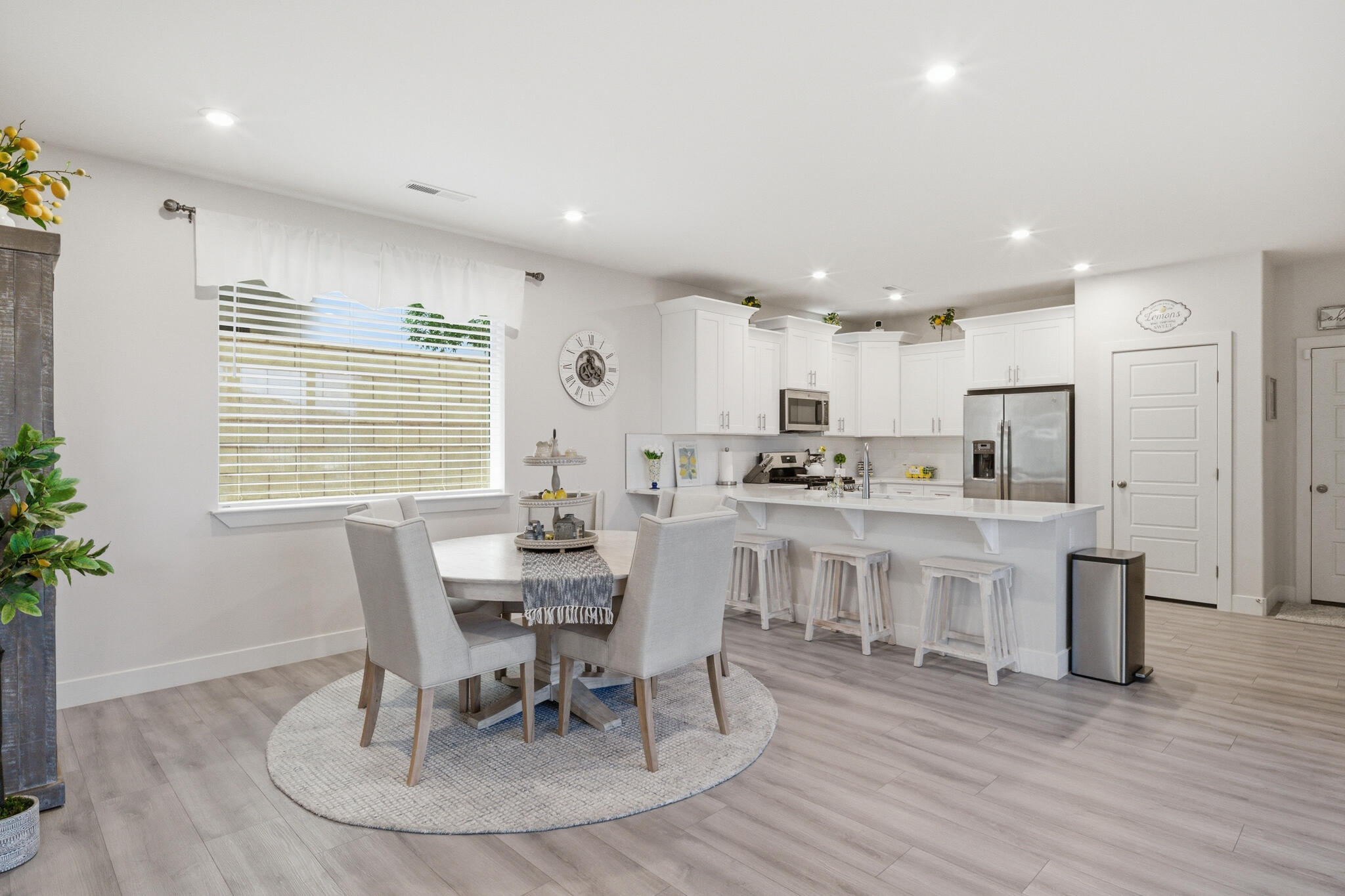 DESERT COLOR AUBURN HILLS - Residential