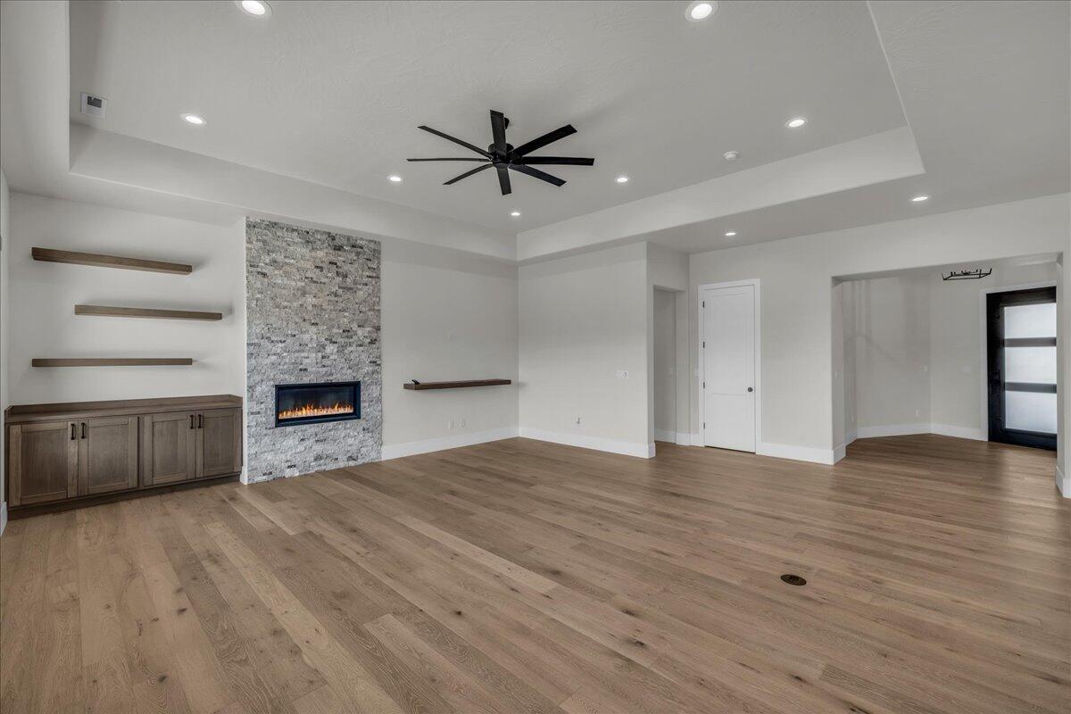 STONE CLIFF - Residential