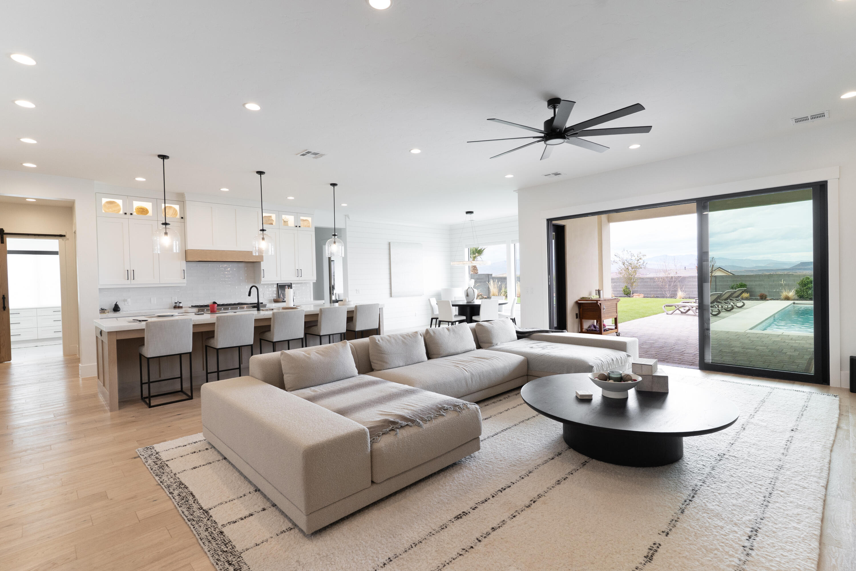 TEAKWOOD - Residential