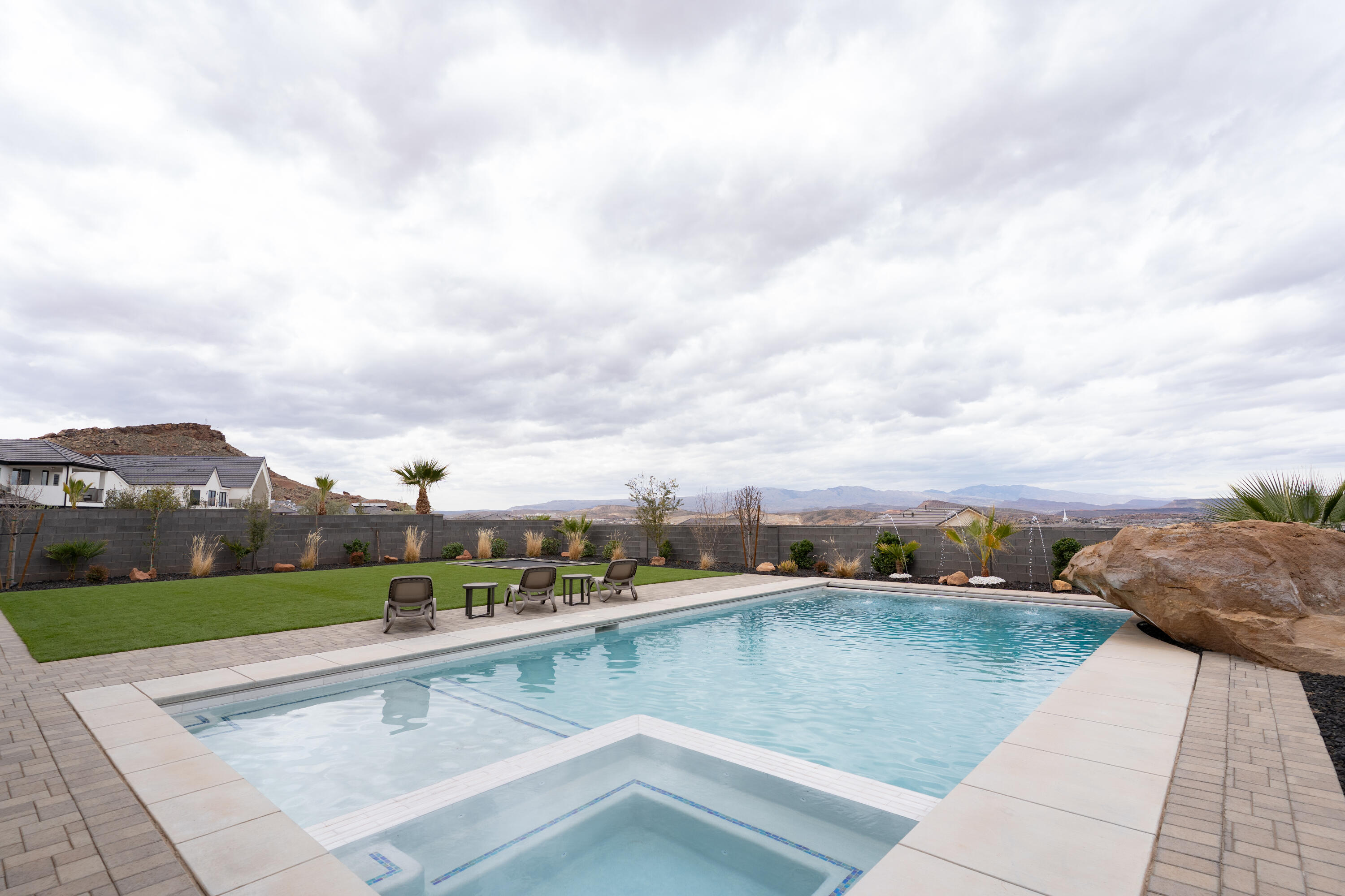 TEAKWOOD - Residential