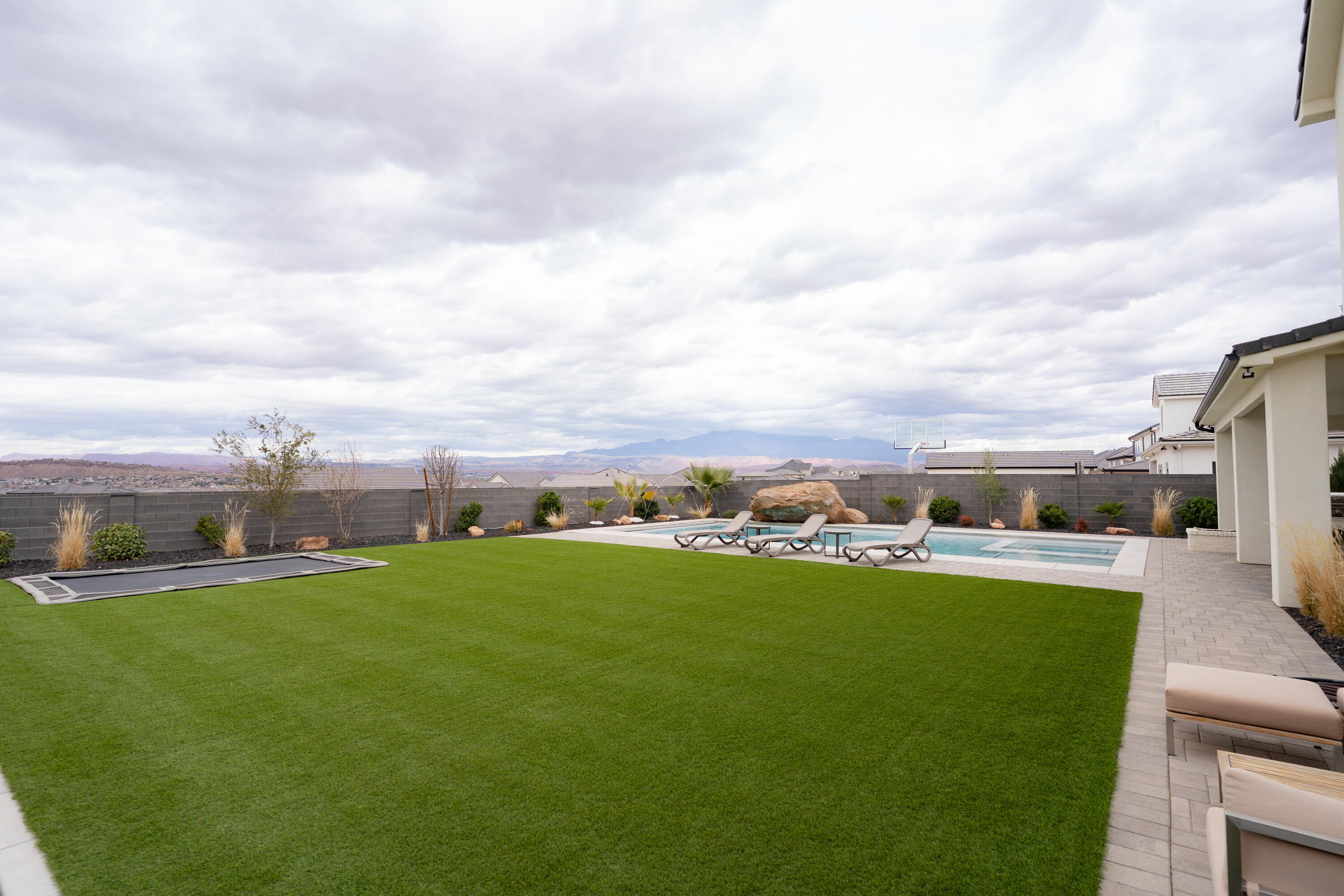 TEAKWOOD - Residential