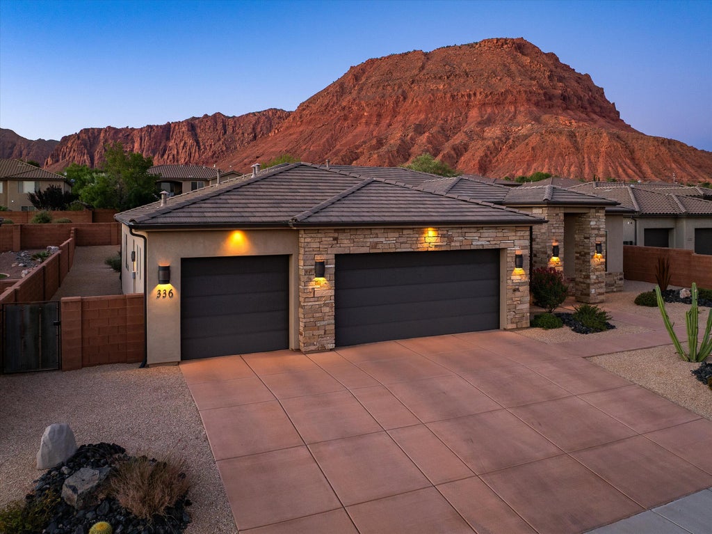 Photo of 336 W Redstone CT, Ivins, UT 84738 (MLS # 26-275818)