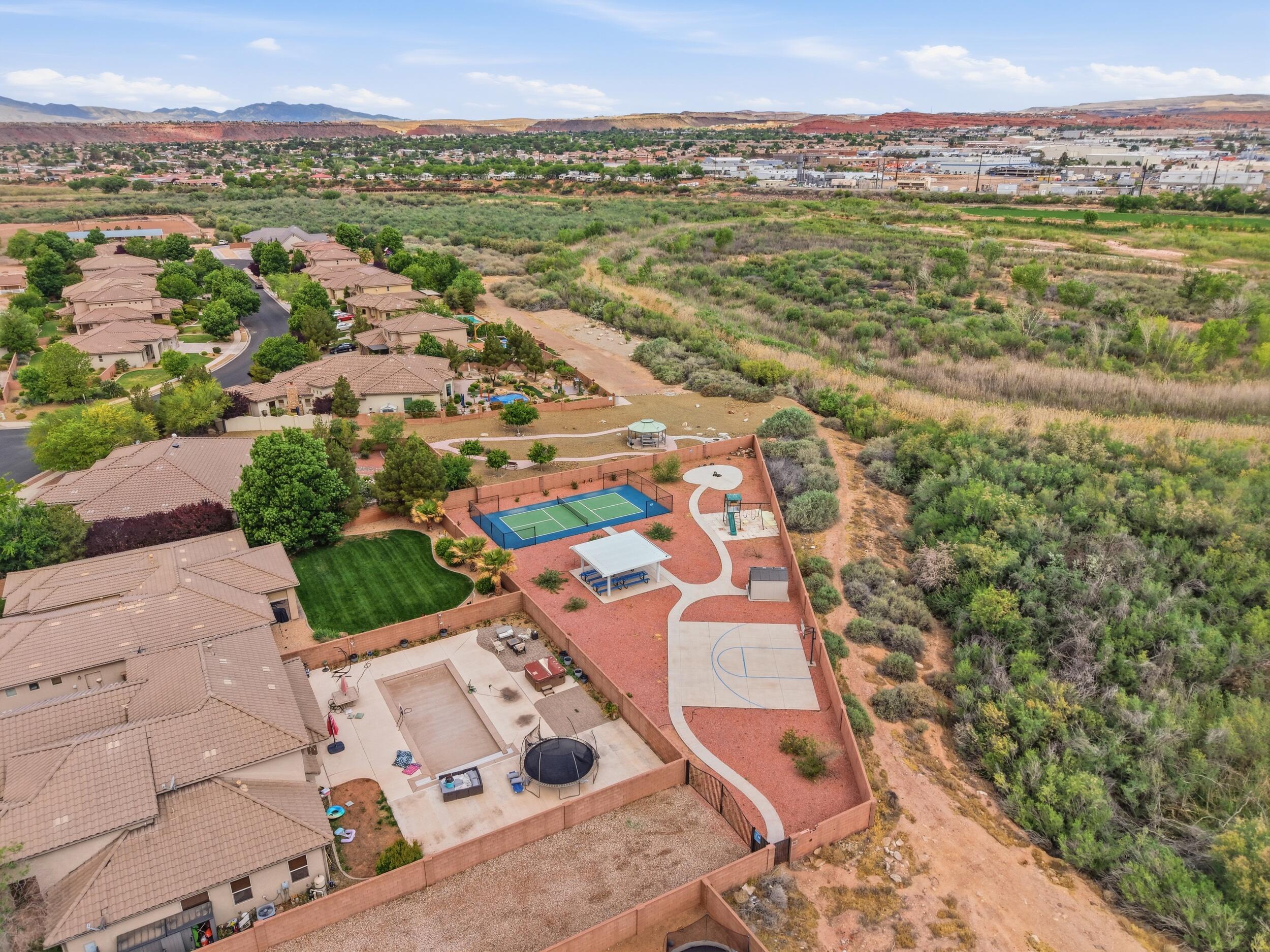 STONECREEK MEADOWS - Residential