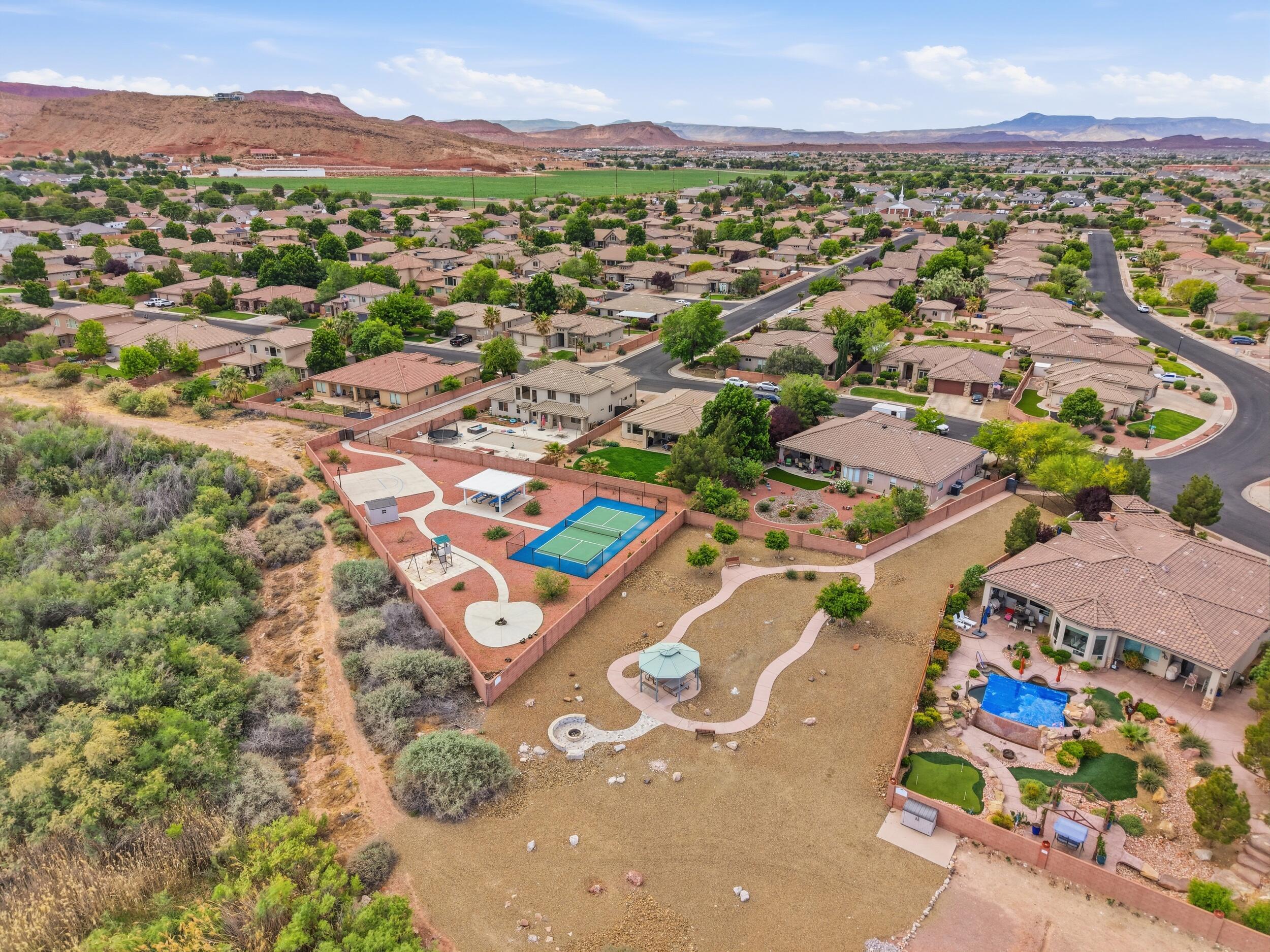 STONECREEK MEADOWS - Residential