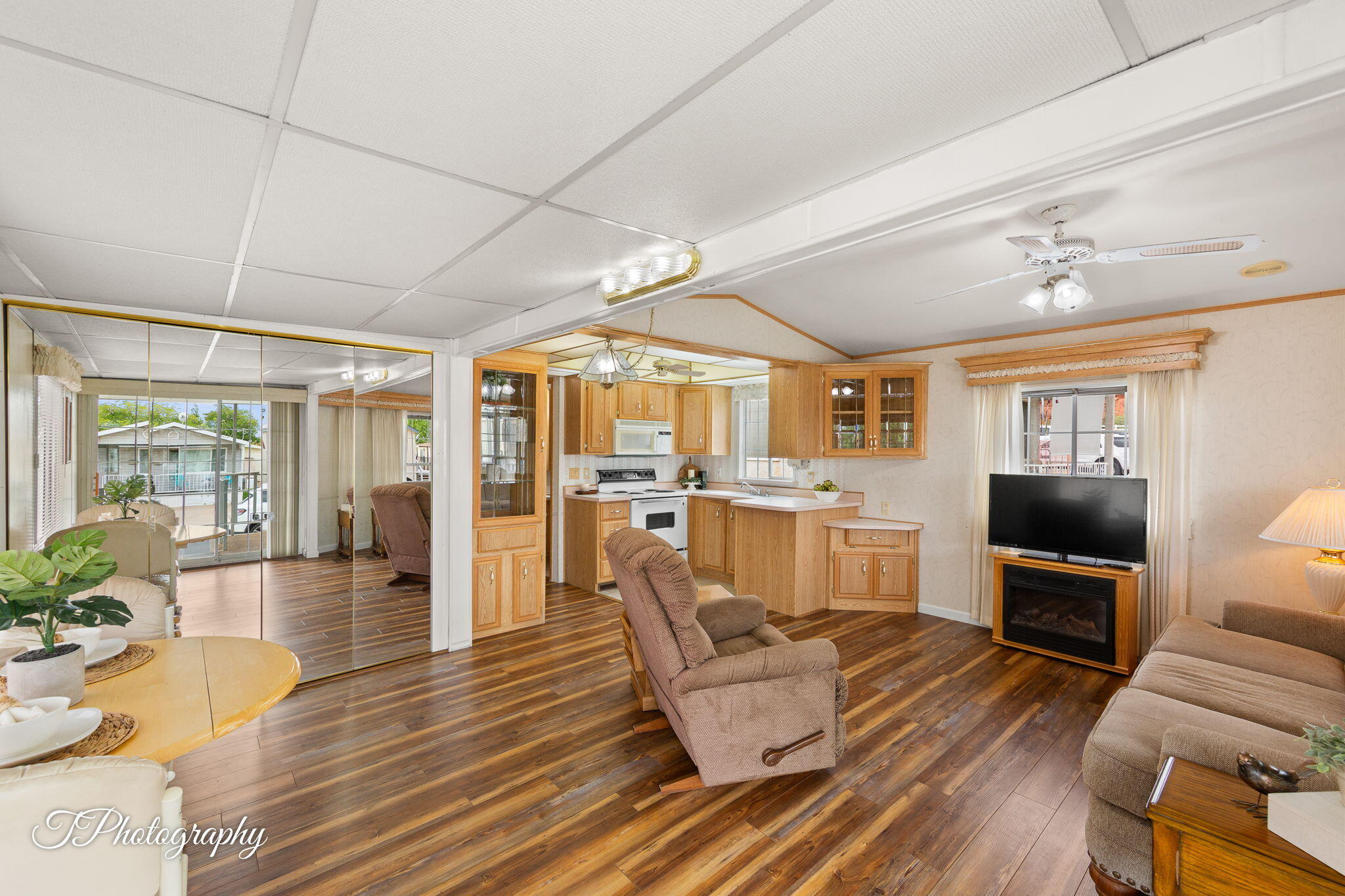 CANYON BREEZE RV RESORT - Residential