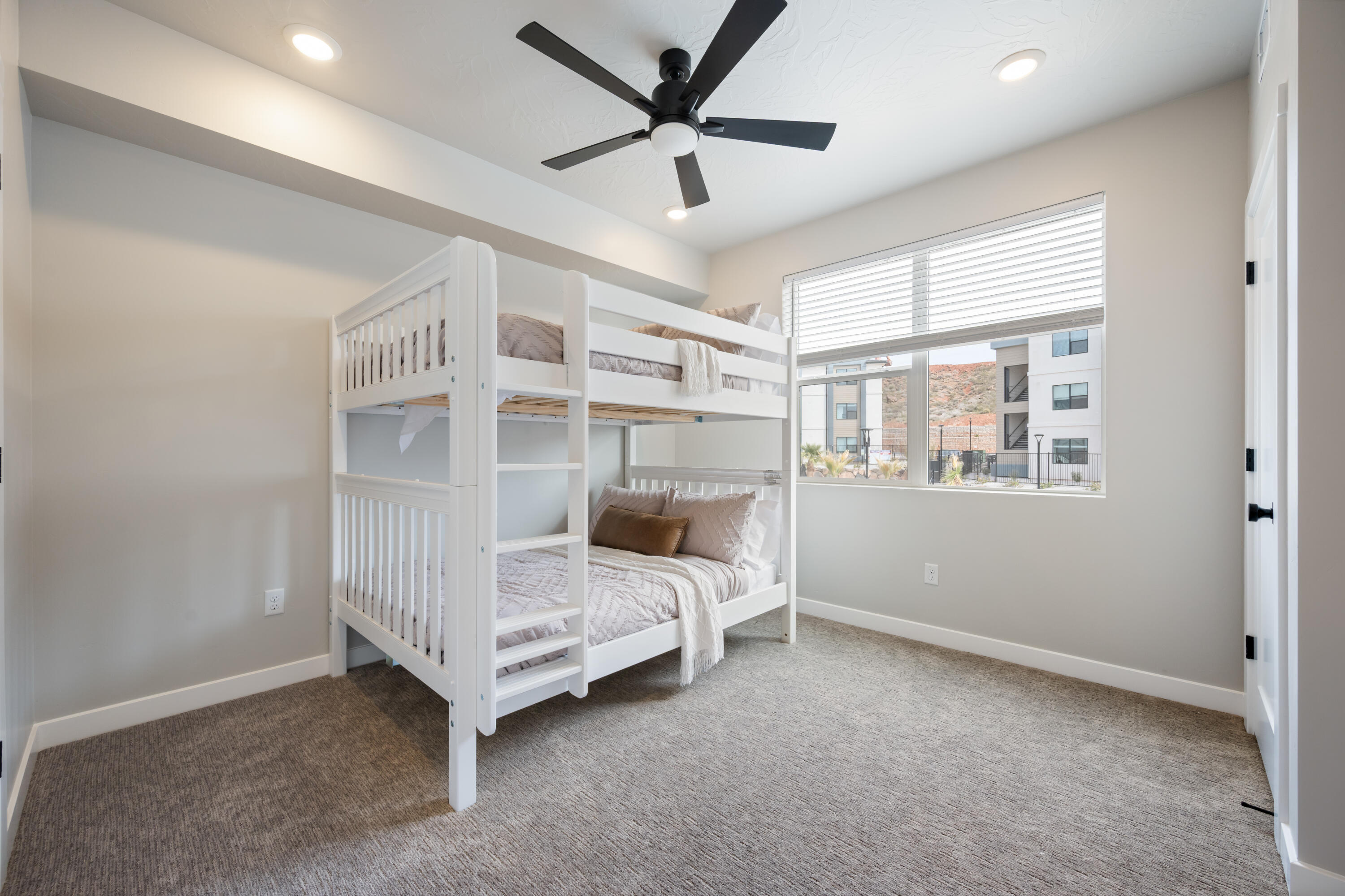 CORAL SPRINGS CONDOMINIUMS - Residential