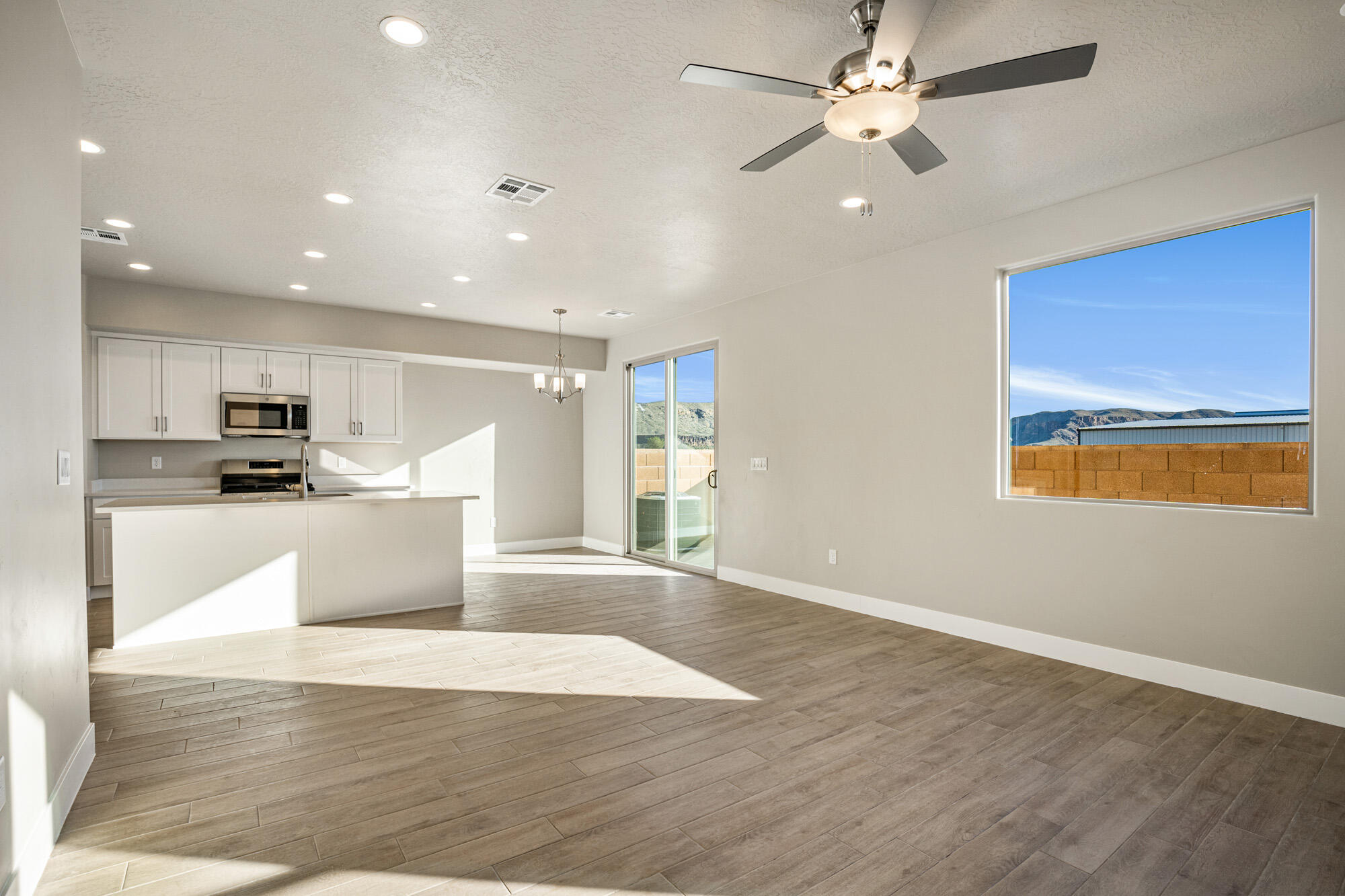 HURRICANE HEIGHTS TOWNHOMES - Residential