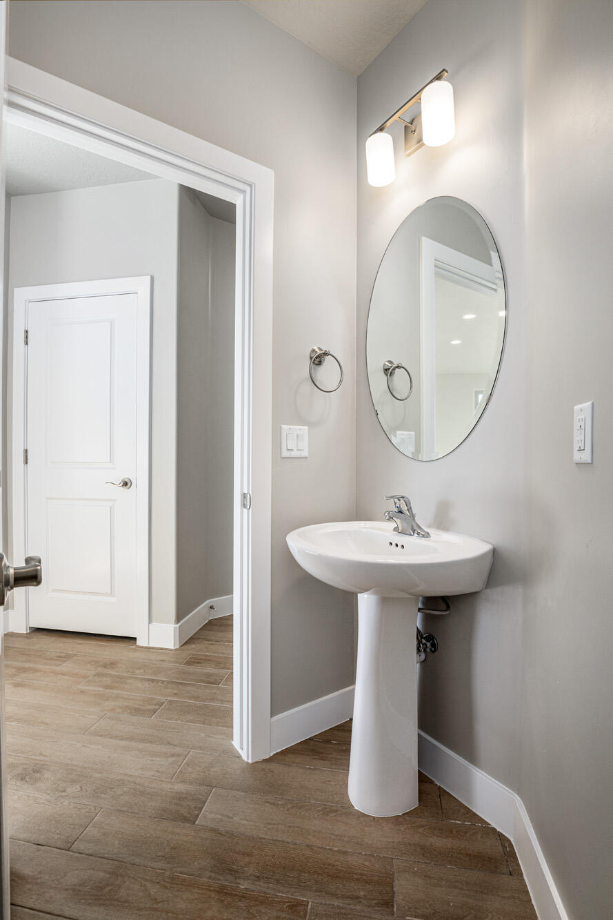 HURRICANE HEIGHTS TOWNHOMES - Residential