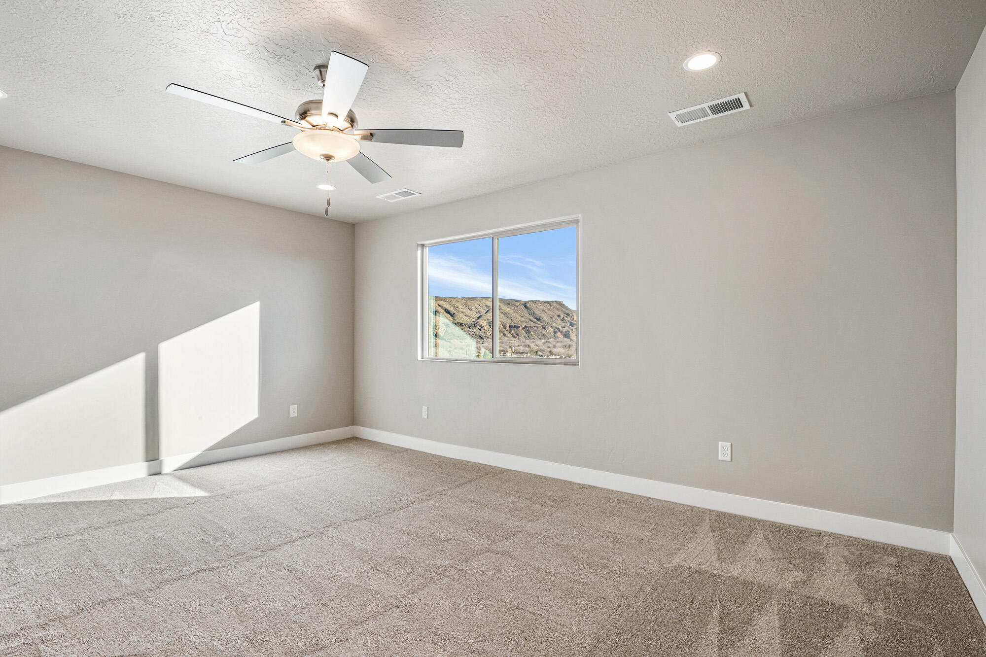 HURRICANE HEIGHTS TOWNHOMES - Residential