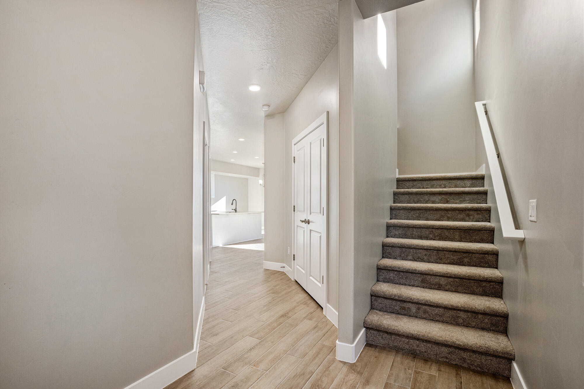 HURRICANE HEIGHTS TOWNHOMES - Residential