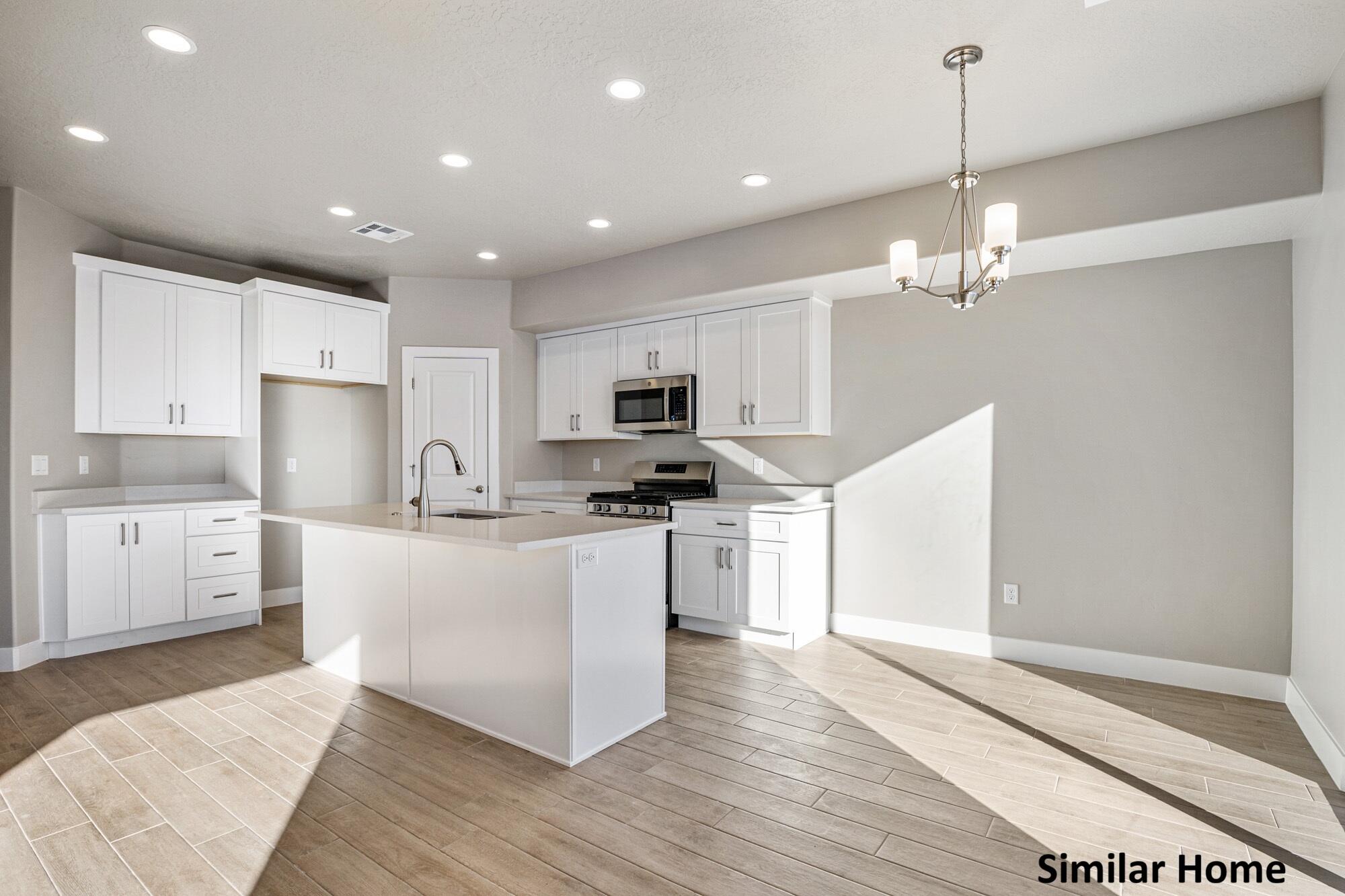 HURRICANE HEIGHTS TOWNHOMES - Residential