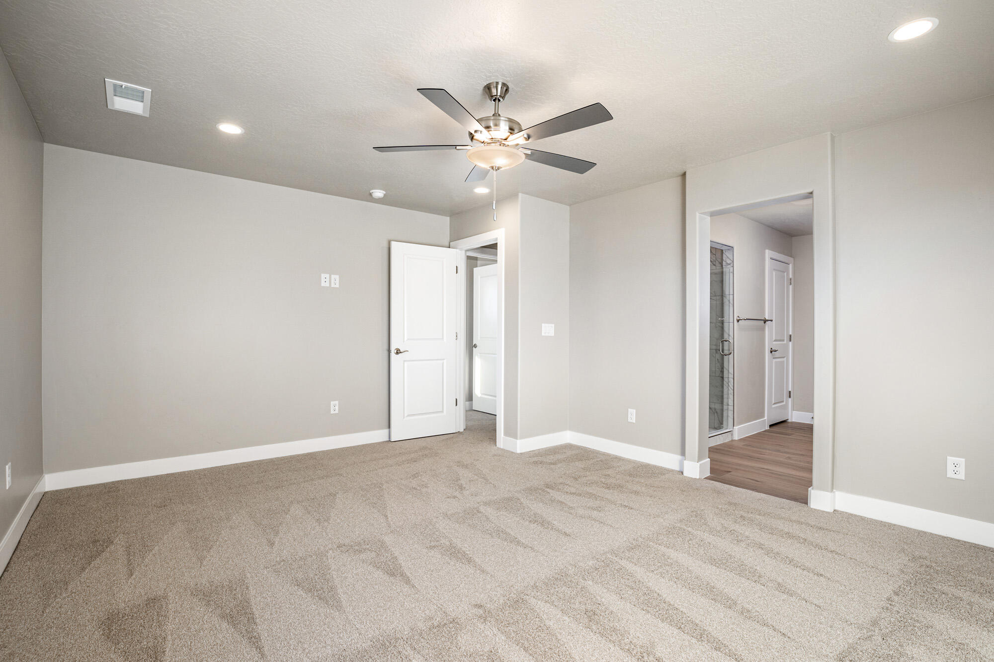 HURRICANE HEIGHTS TOWNHOMES - Residential