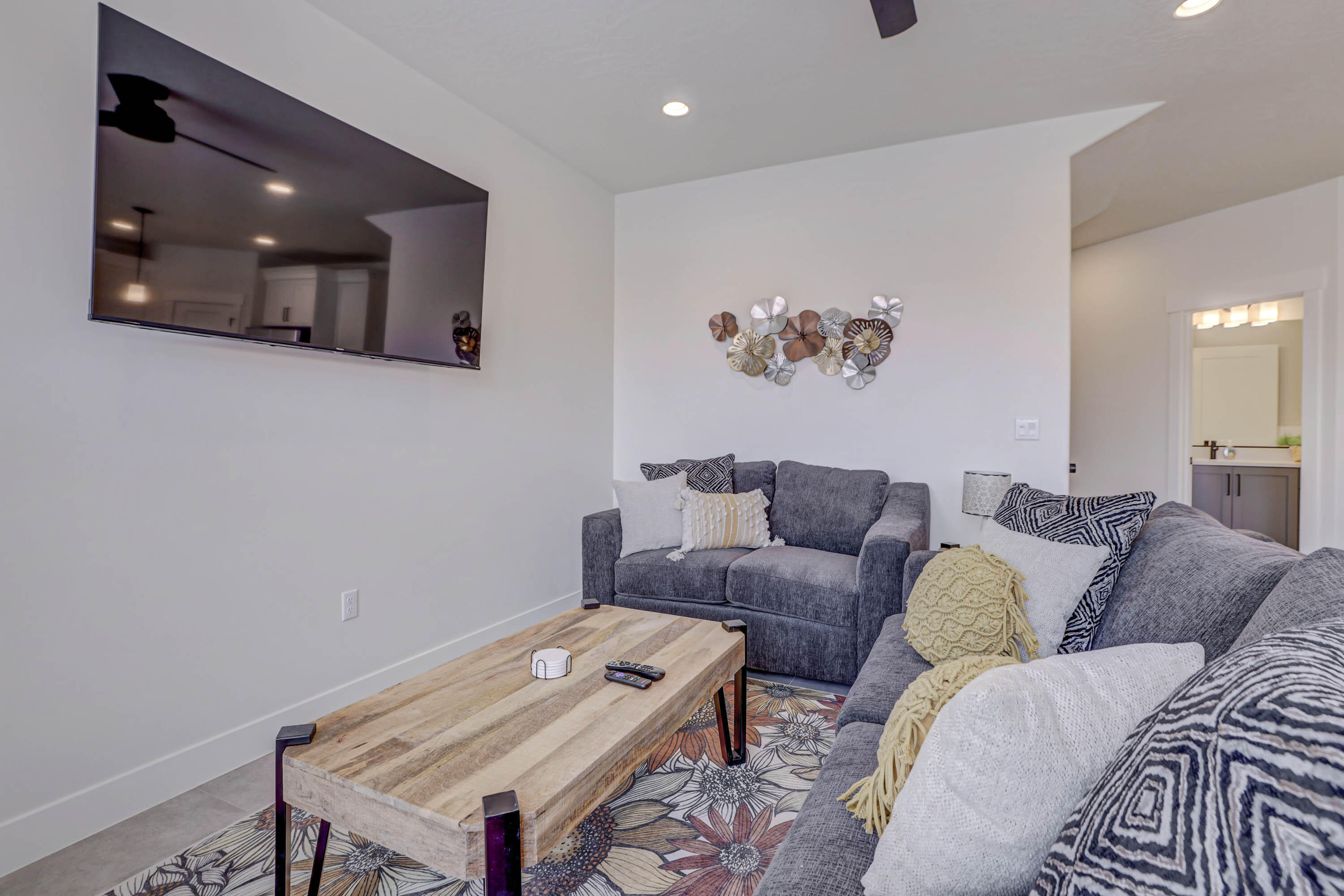 10 DIAGONAL CONDOS - Residential