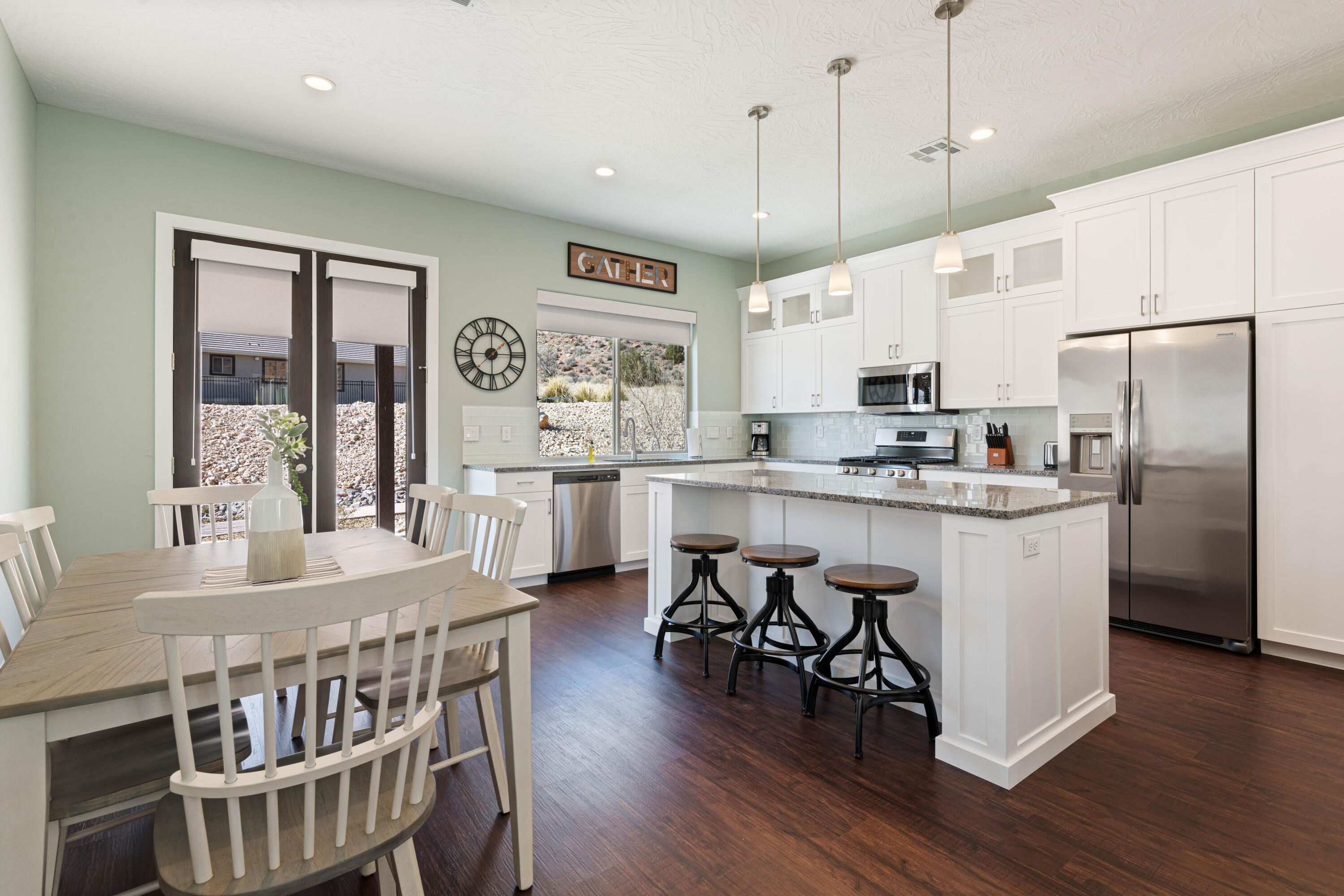 MOENAVE CONDO - Residential