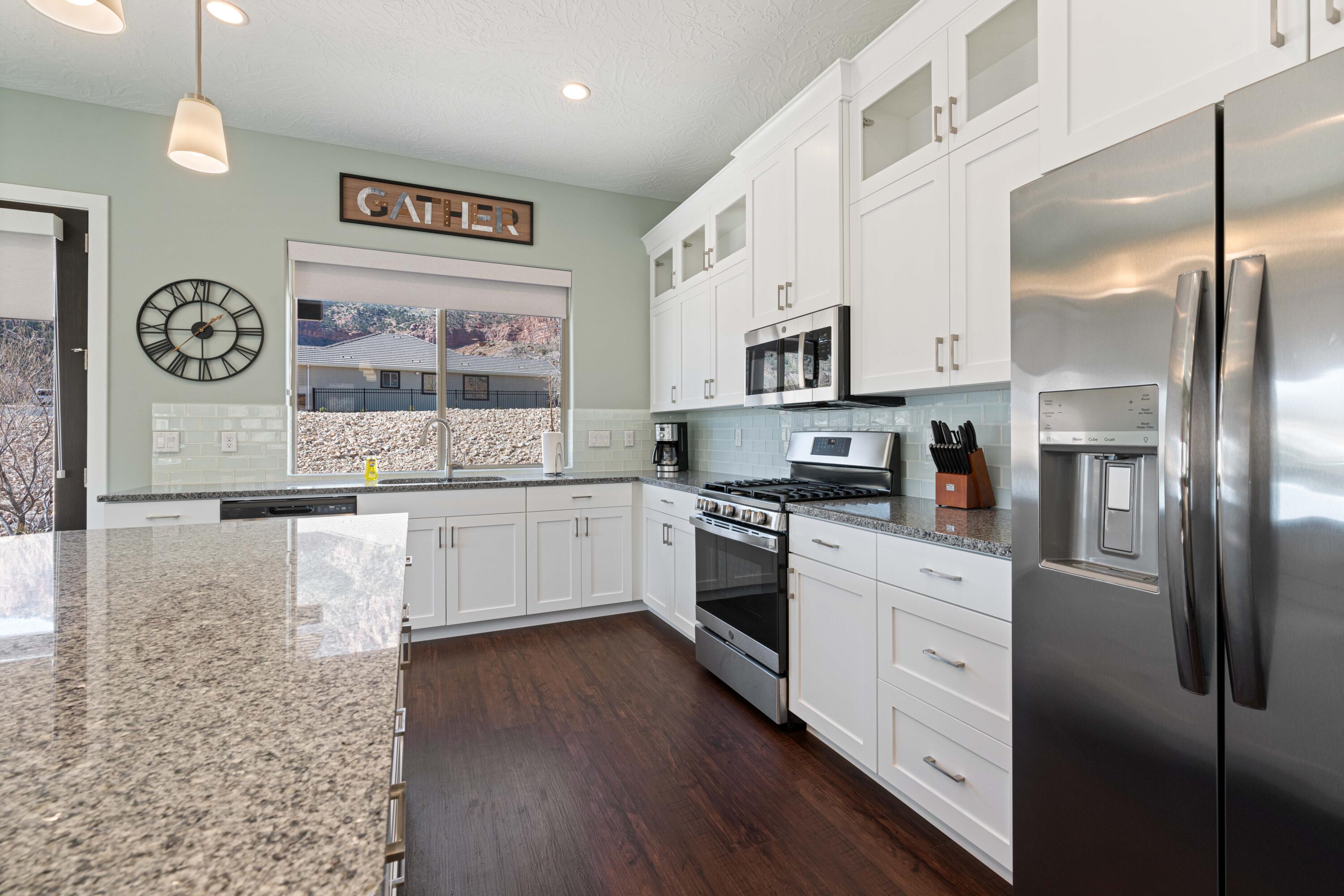 MOENAVE CONDO - Residential