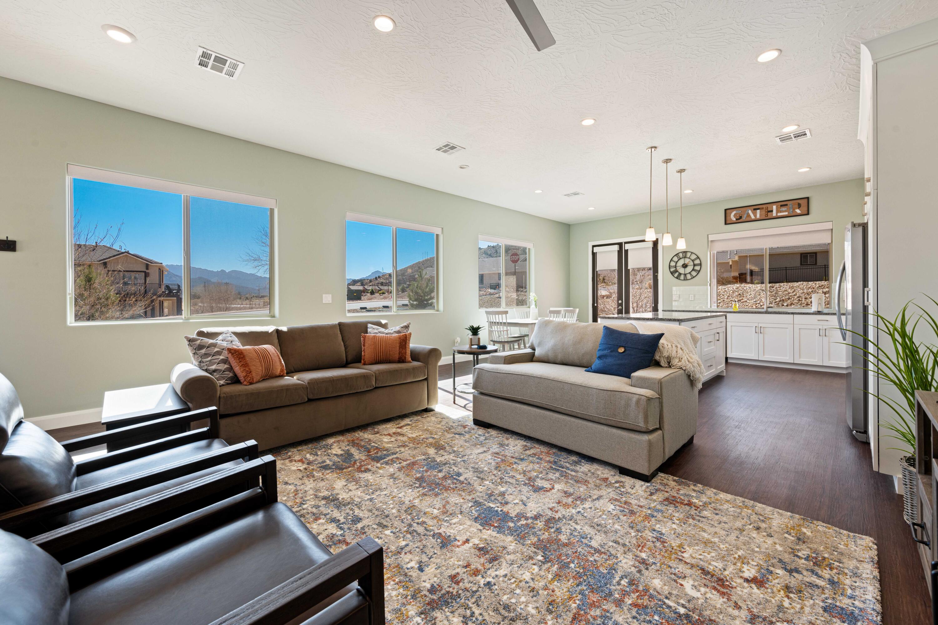 MOENAVE CONDO - Residential