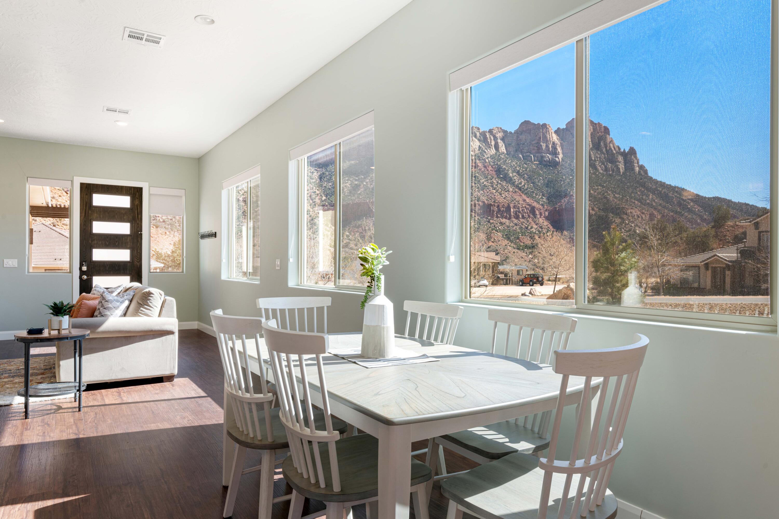 MOENAVE CONDO - Residential