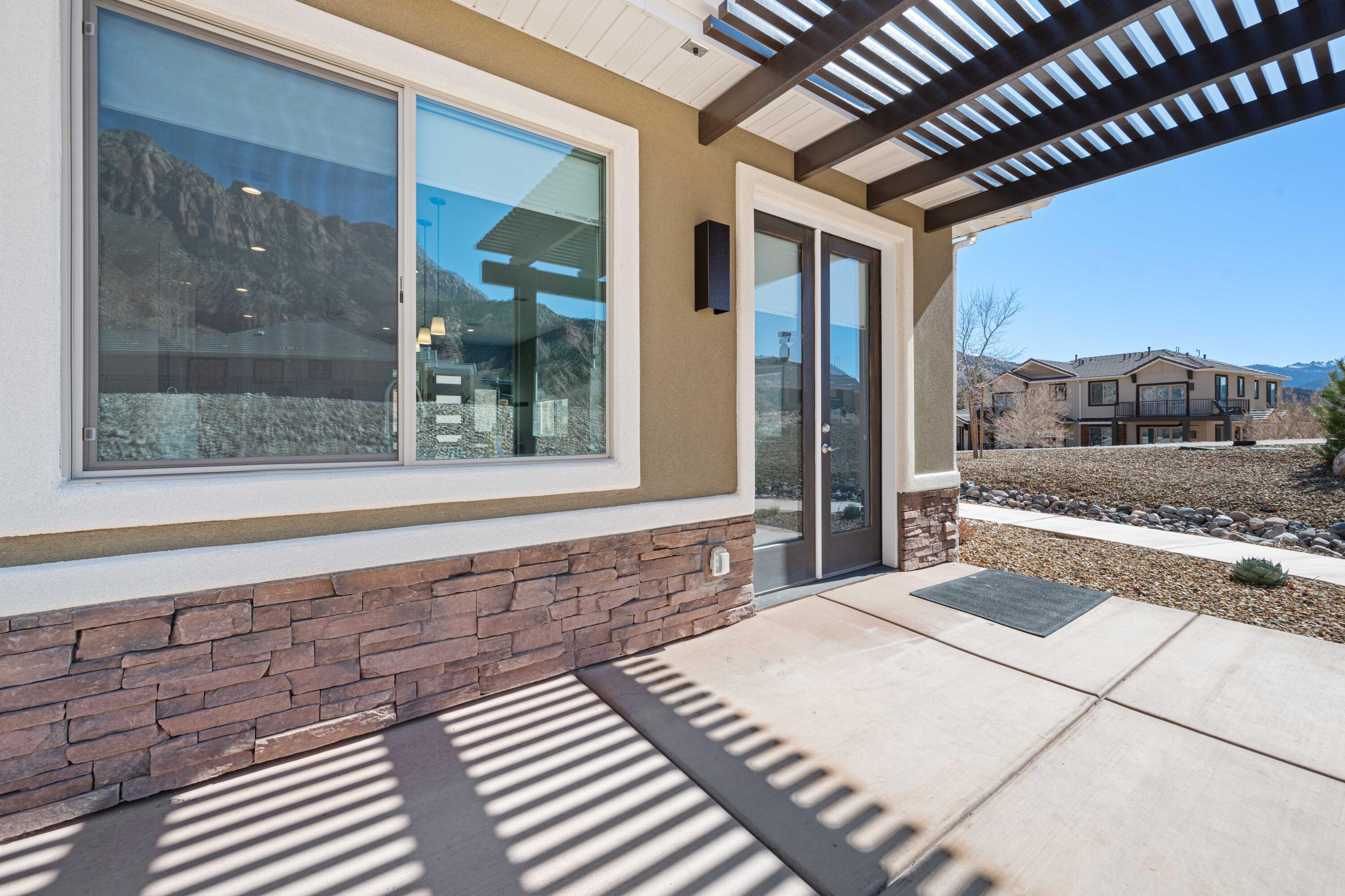 MOENAVE CONDO - Residential