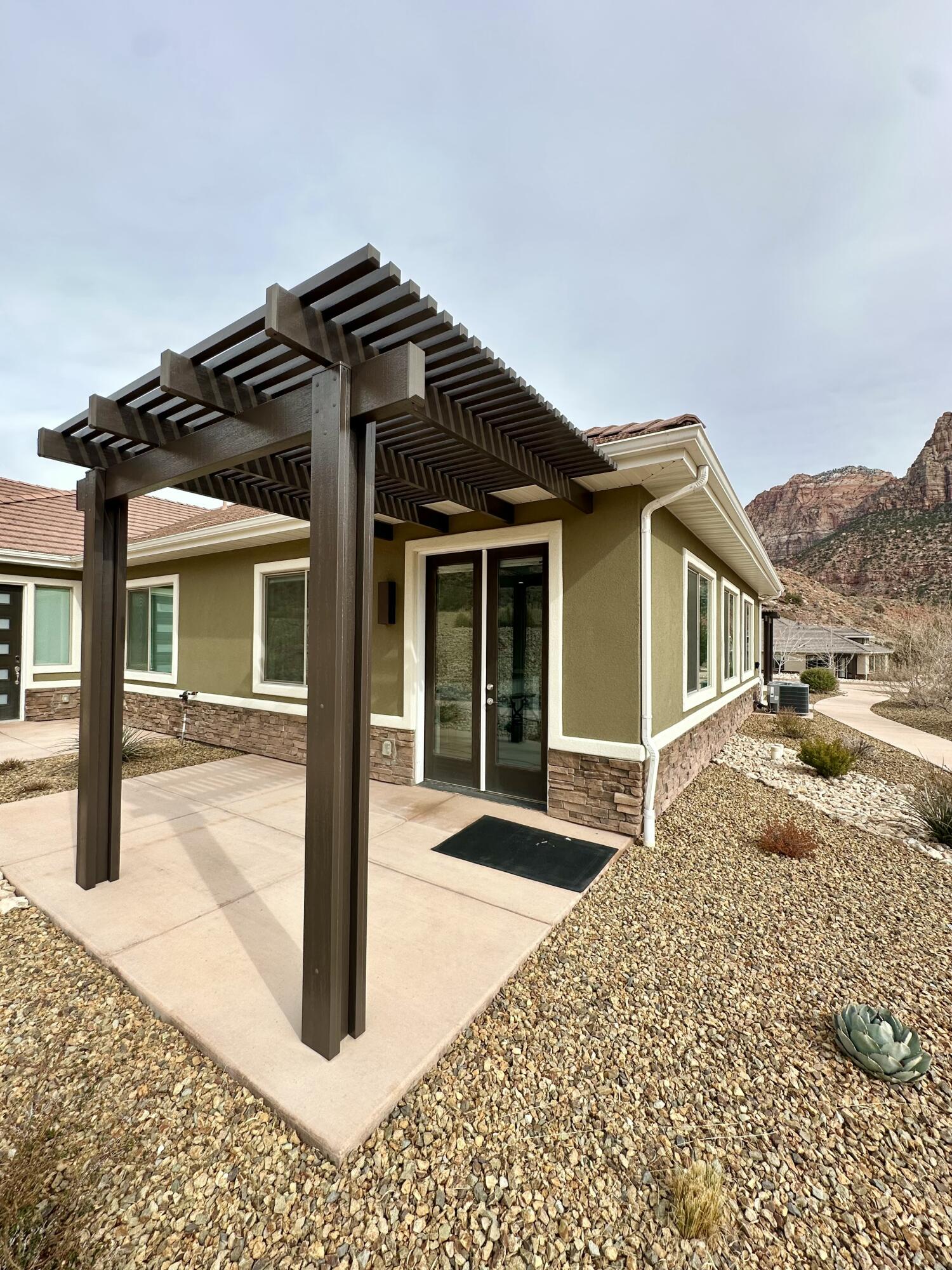 MOENAVE CONDO - Residential