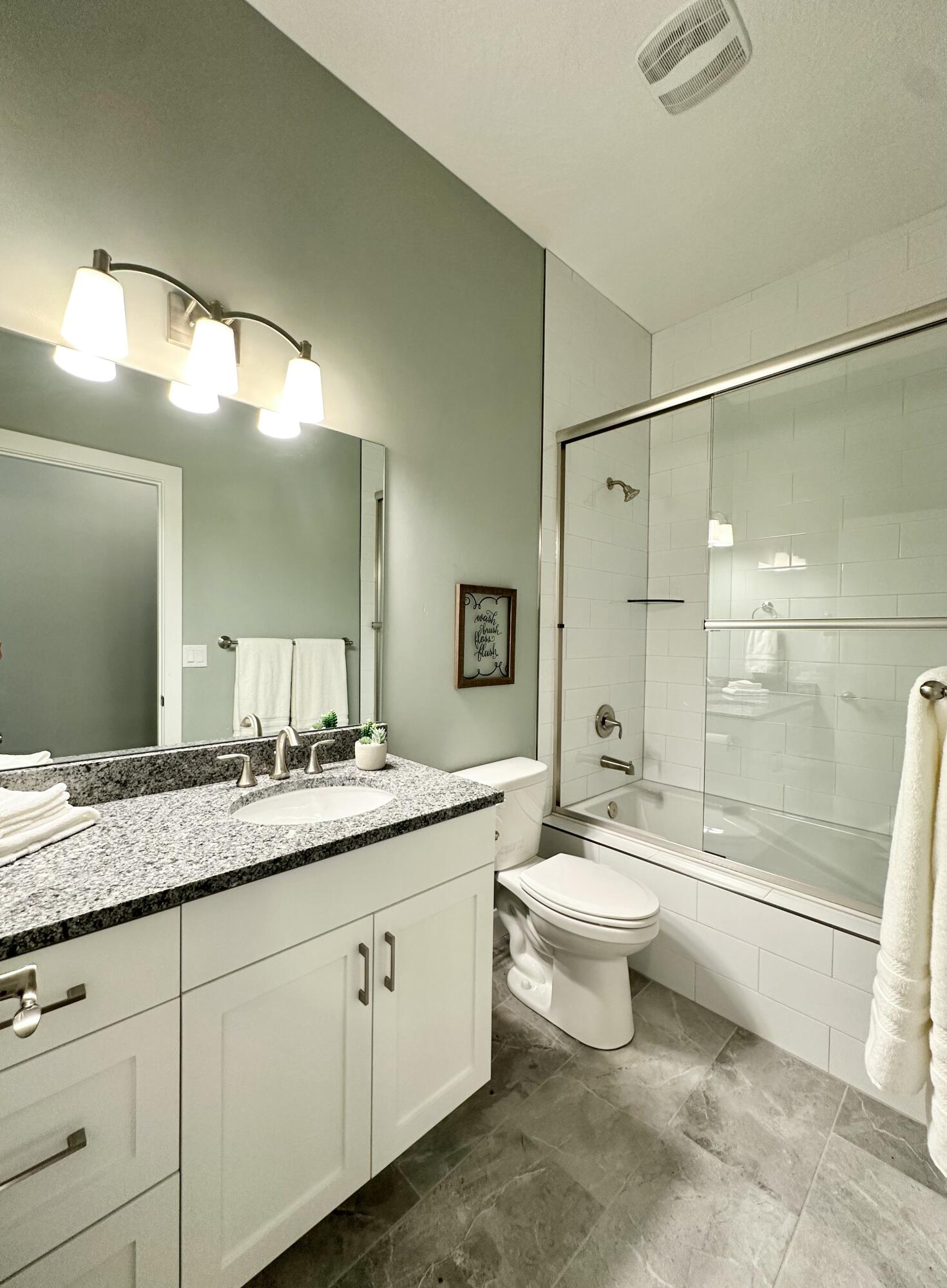 MOENAVE CONDO - Residential