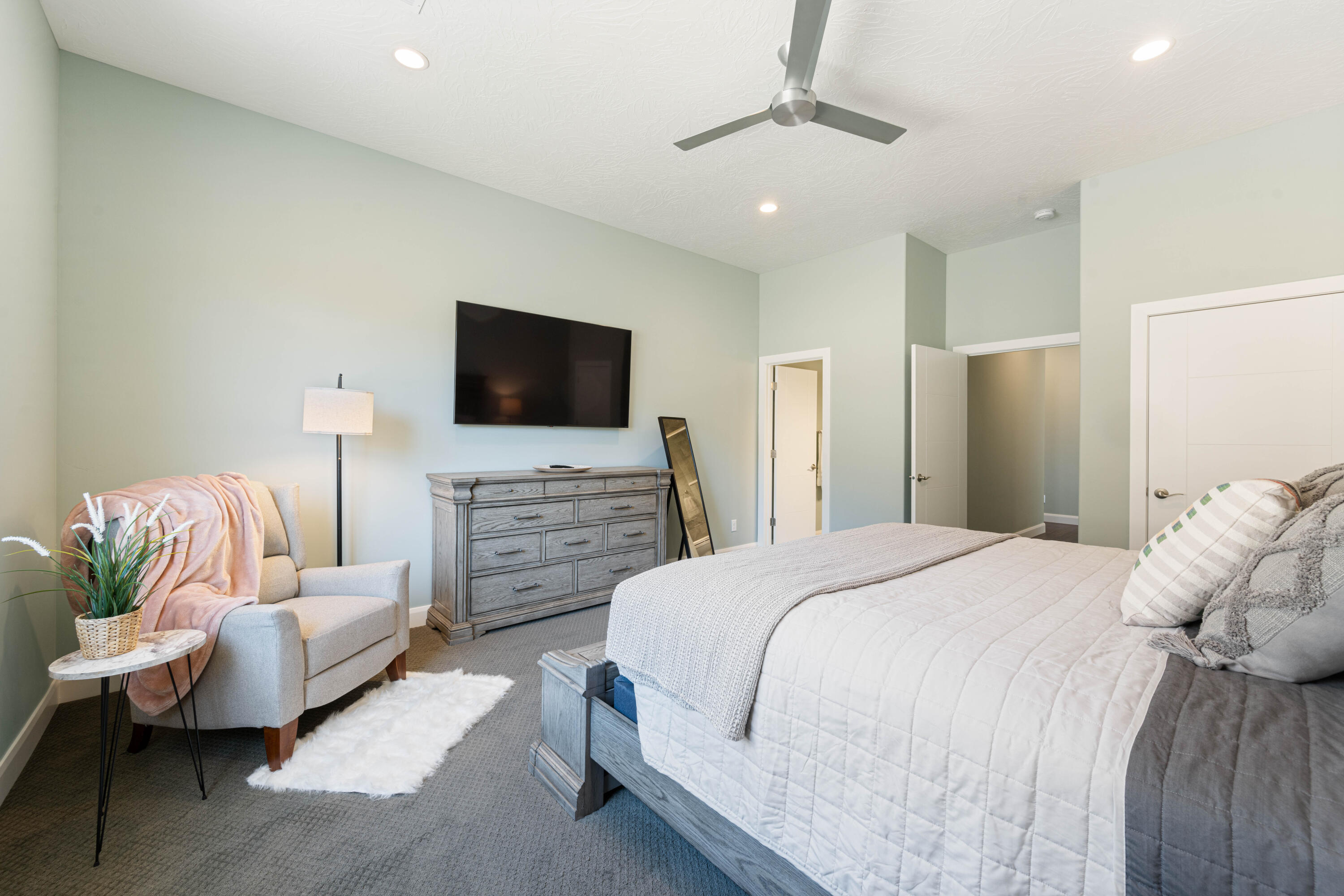 MOENAVE CONDO - Residential