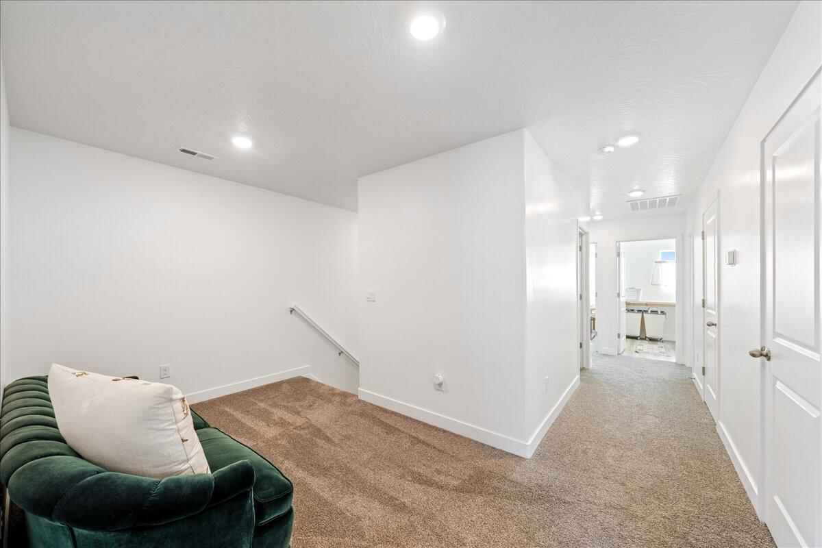 CORRAL HOLLOW AT LONG VALLEY - Residential