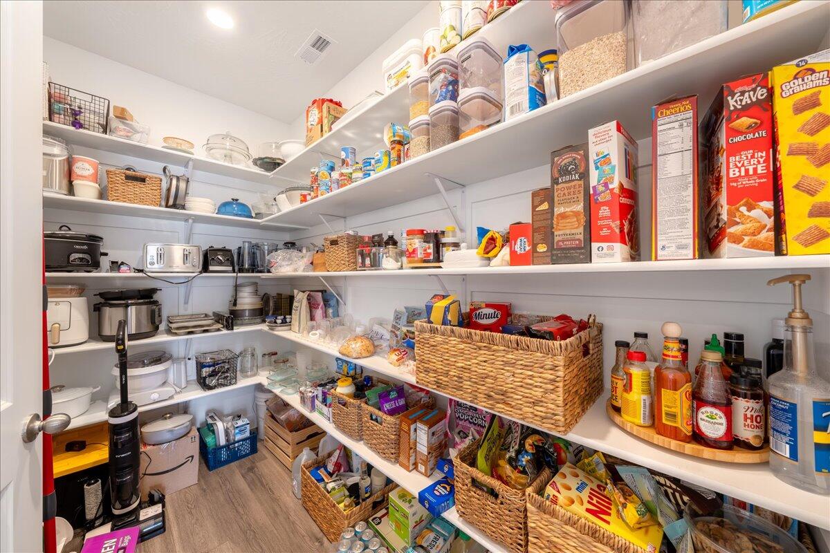 CORRAL HOLLOW AT LONG VALLEY - Residential