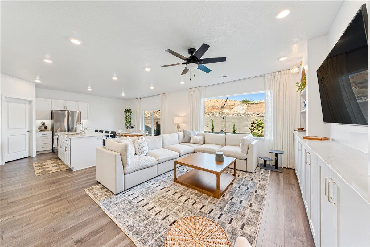 CORRAL HOLLOW AT LONG VALLEY - Residential