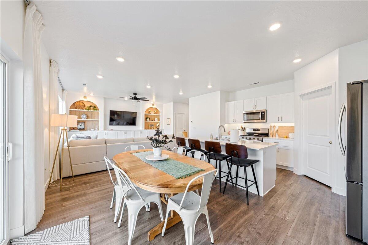 CORRAL HOLLOW AT LONG VALLEY - Residential