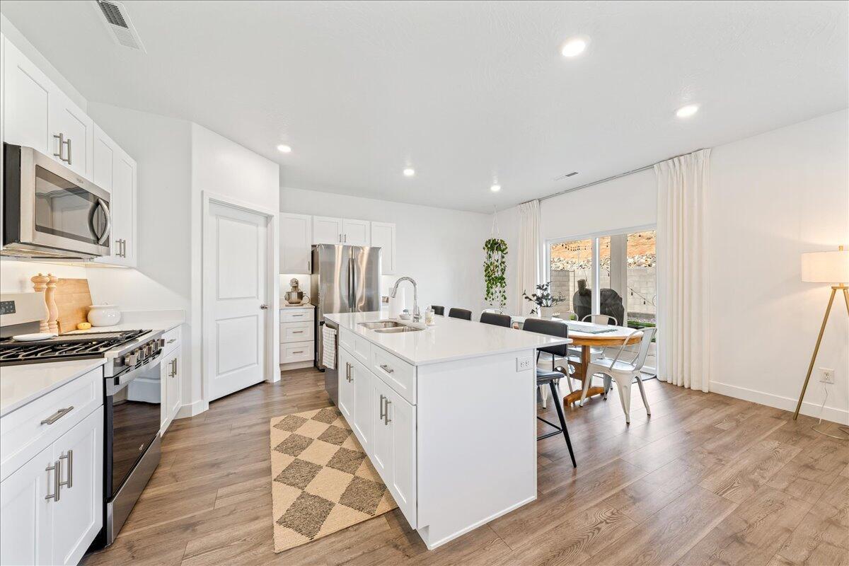 CORRAL HOLLOW AT LONG VALLEY - Residential