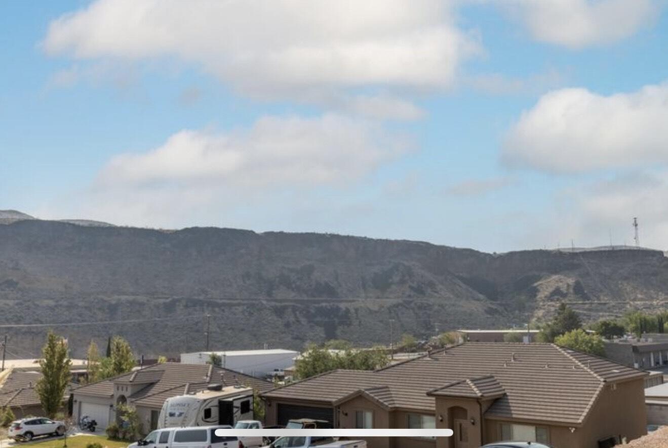 FALCON RIDGE - Residential