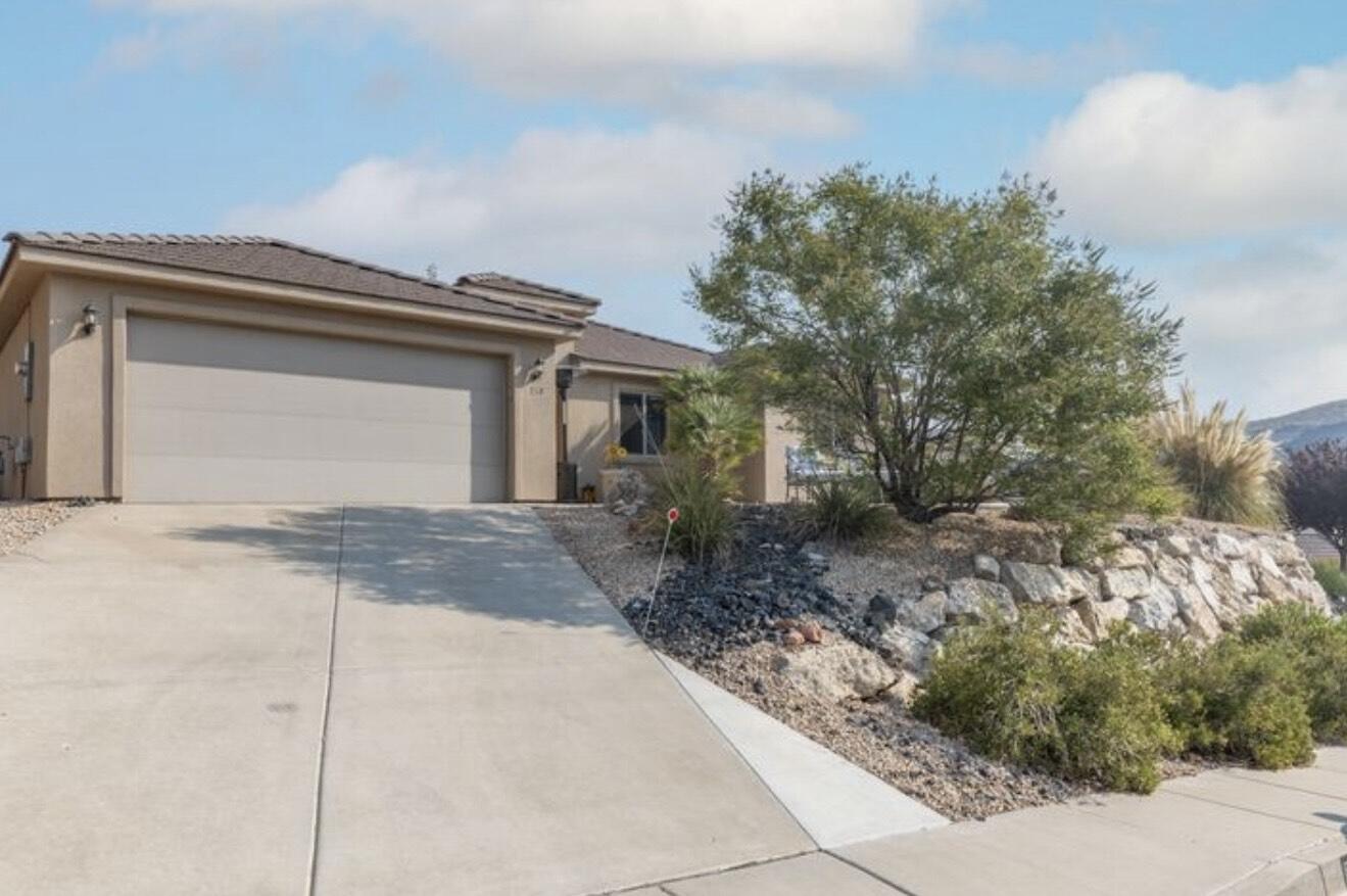 FALCON RIDGE - Residential