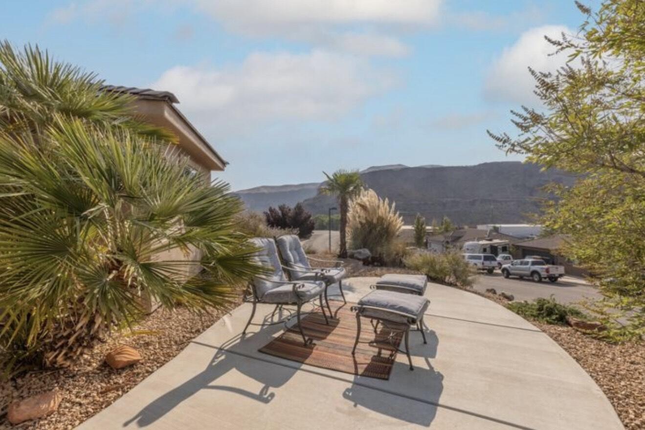 FALCON RIDGE - Residential