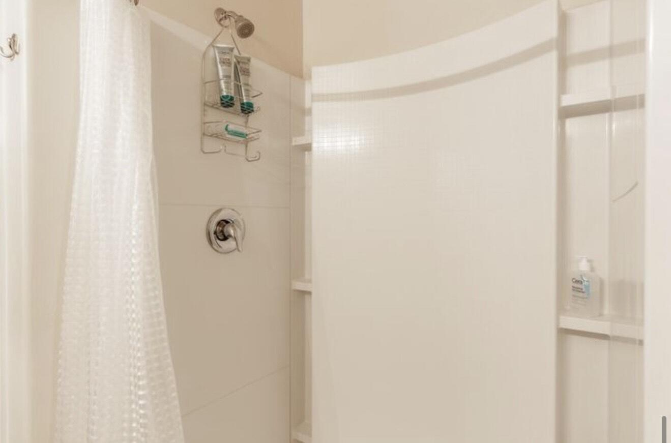 FALCON RIDGE - Residential