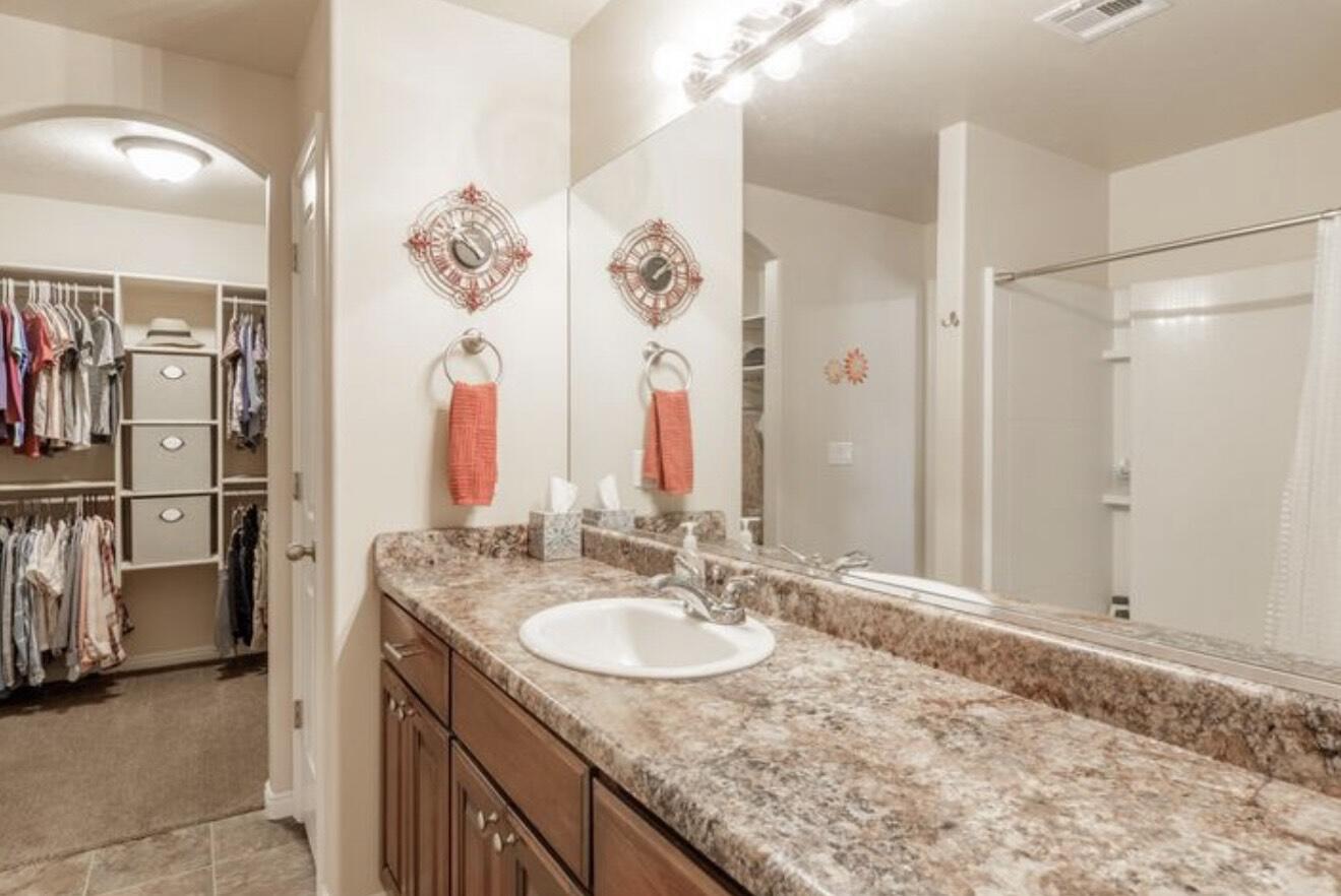 FALCON RIDGE - Residential