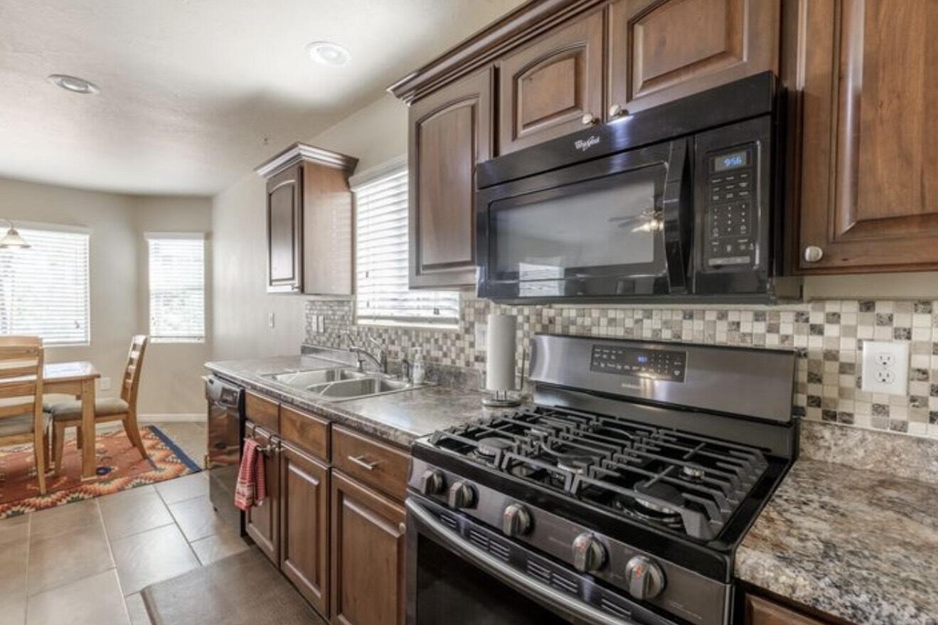 FALCON RIDGE - Residential