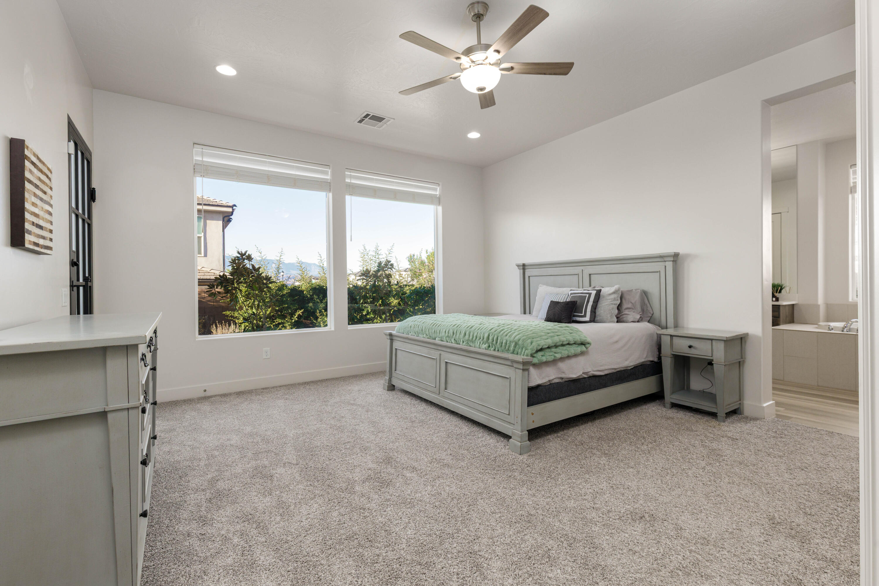 SEQUOIA ESTATES - Residential