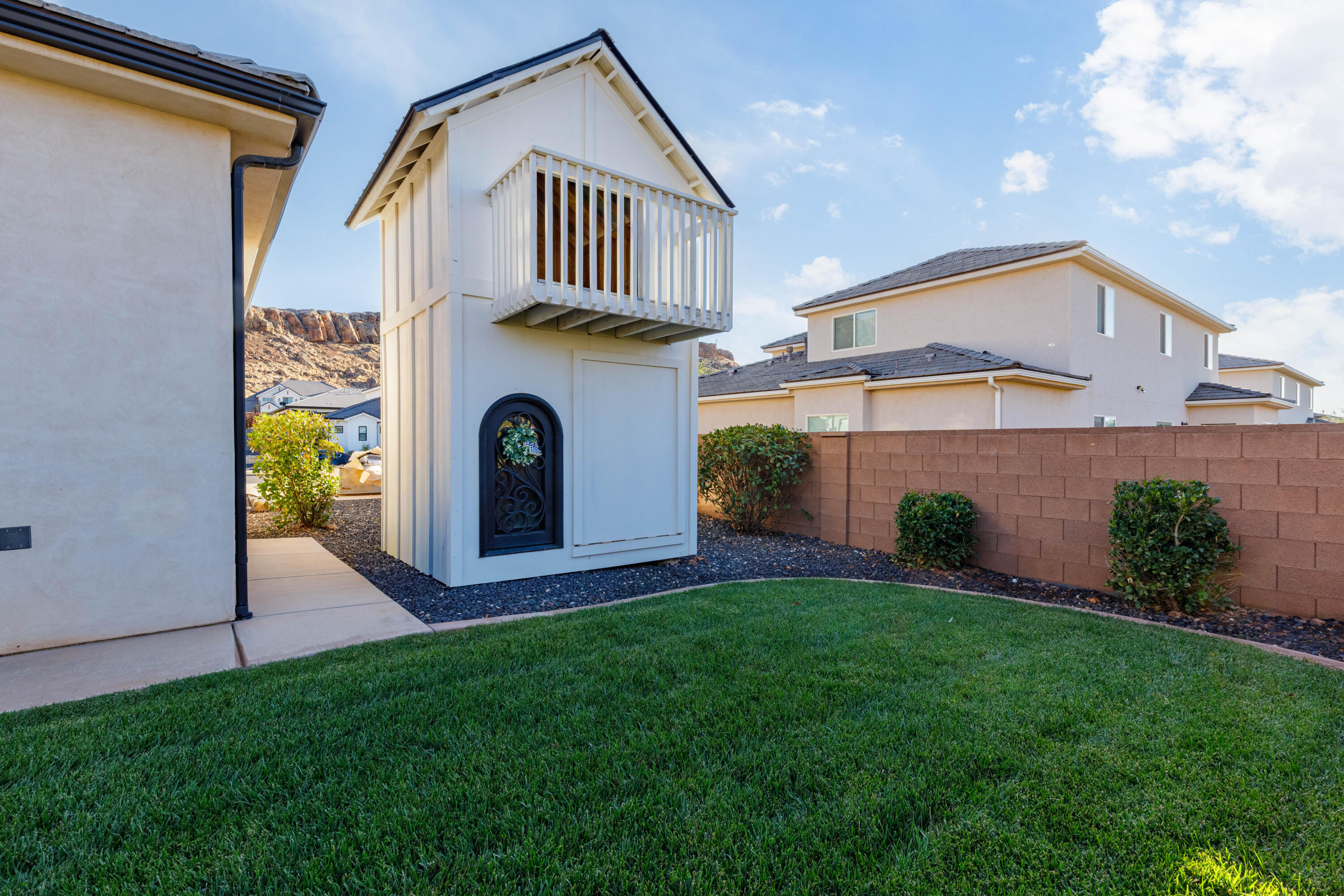 SEQUOIA ESTATES - Residential