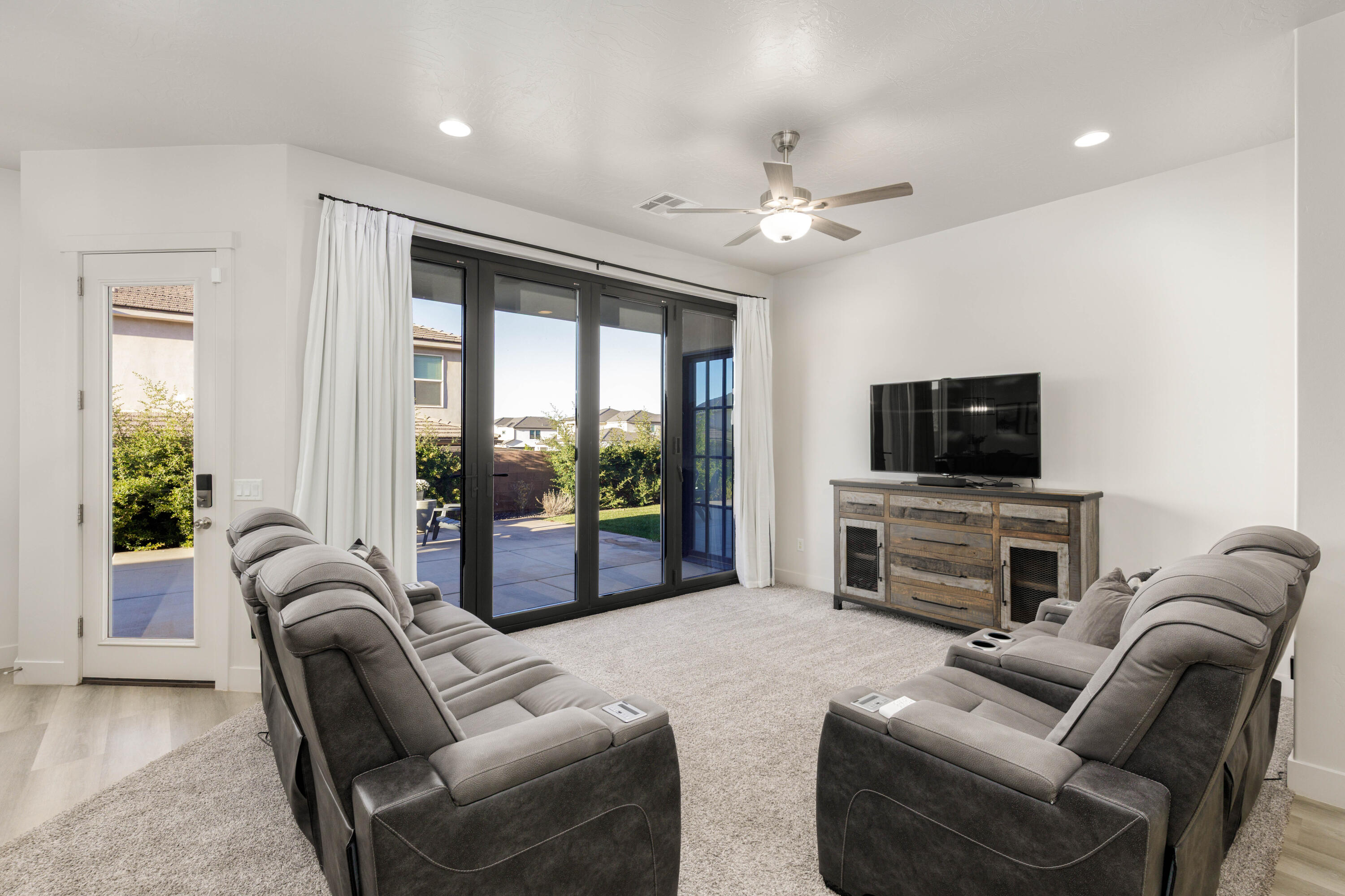 SEQUOIA ESTATES - Residential