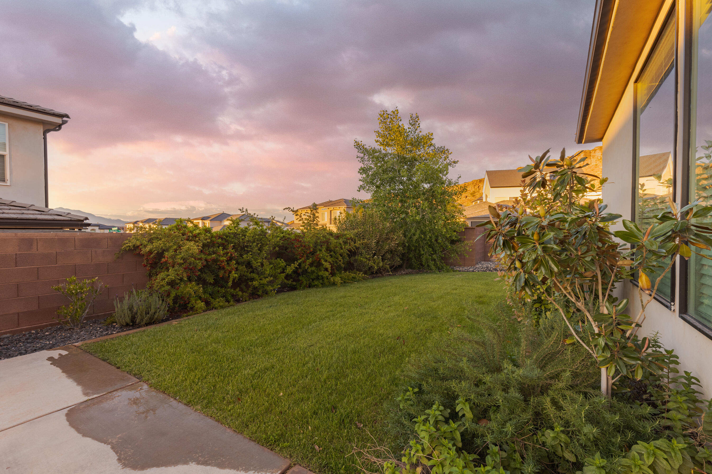 SEQUOIA ESTATES - Residential